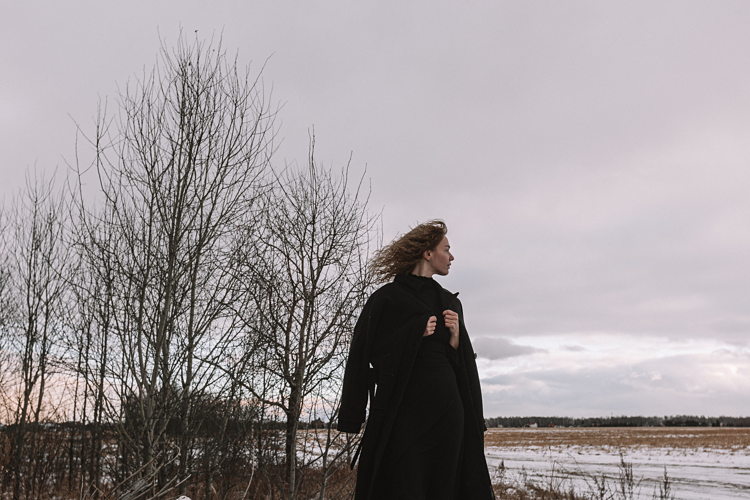 Меланхолия (поле). Семейный фотограф Тюмень, фотограф на роды Салмина Мария