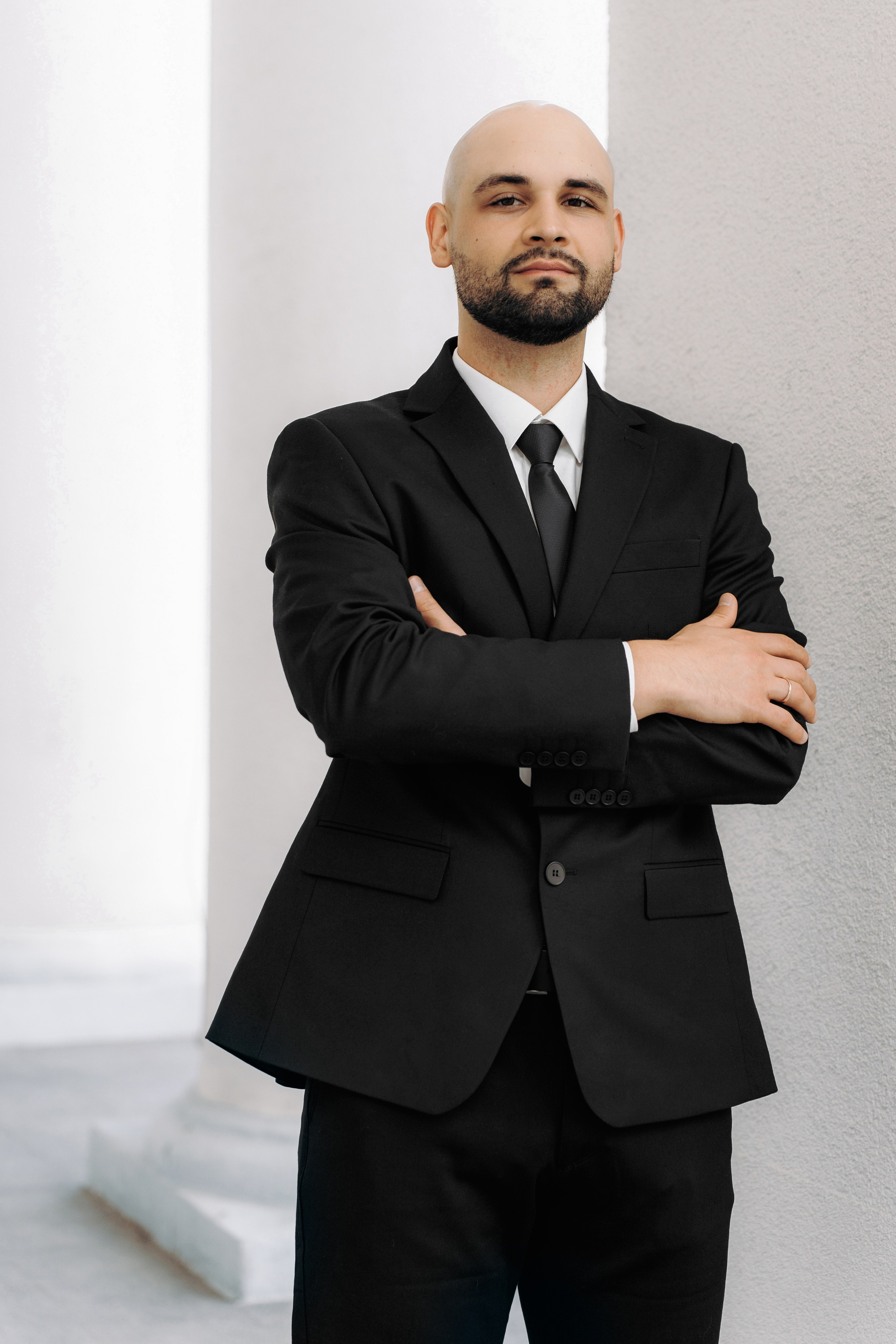 Любовь на фоне старого аэропорта. Ваш семейный фотограф в Минске — Вика Трегубова