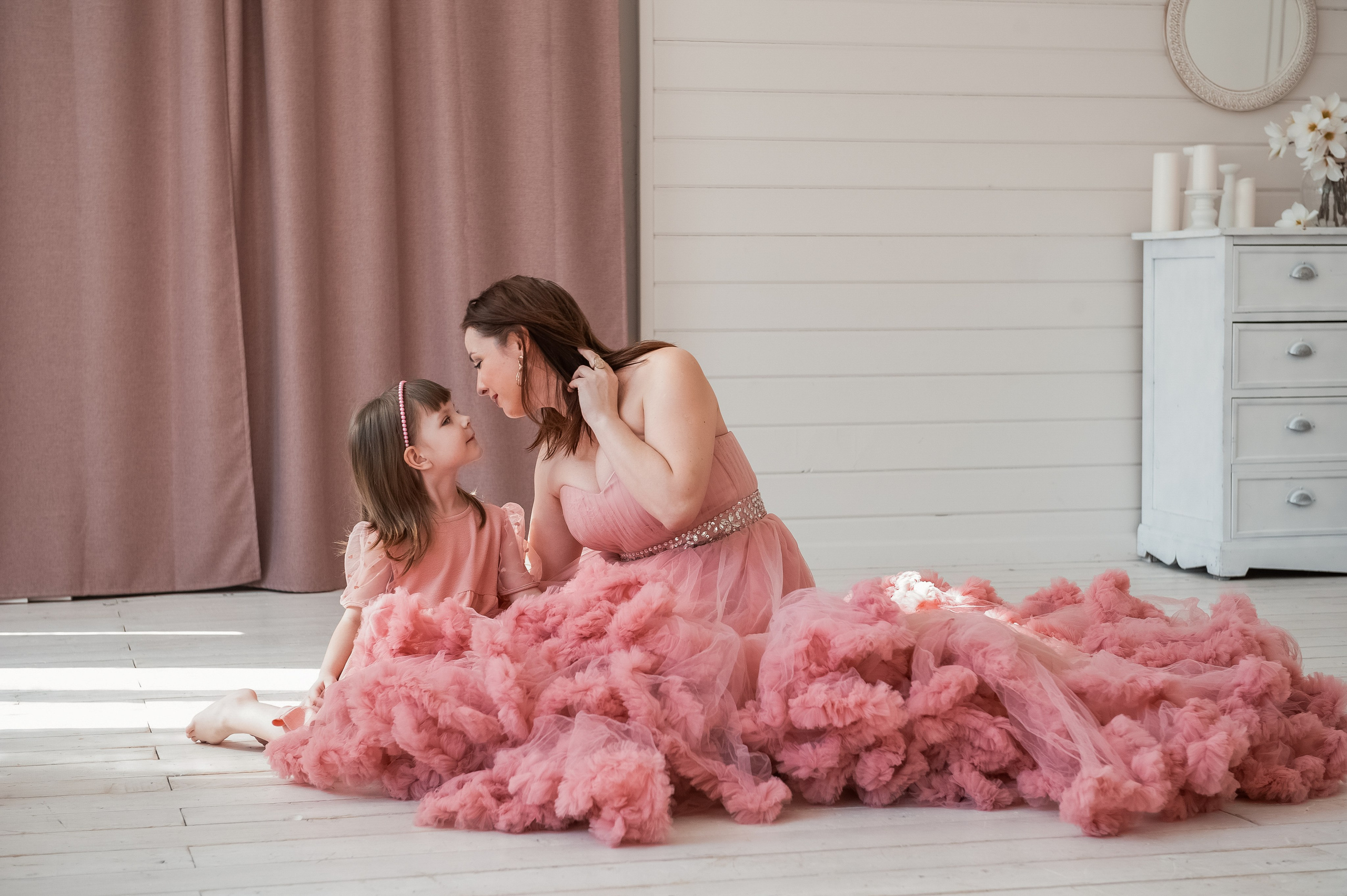 Олеся и Вика. Семейный и женский фотограф, контент фотосессия в Екатеринбурге