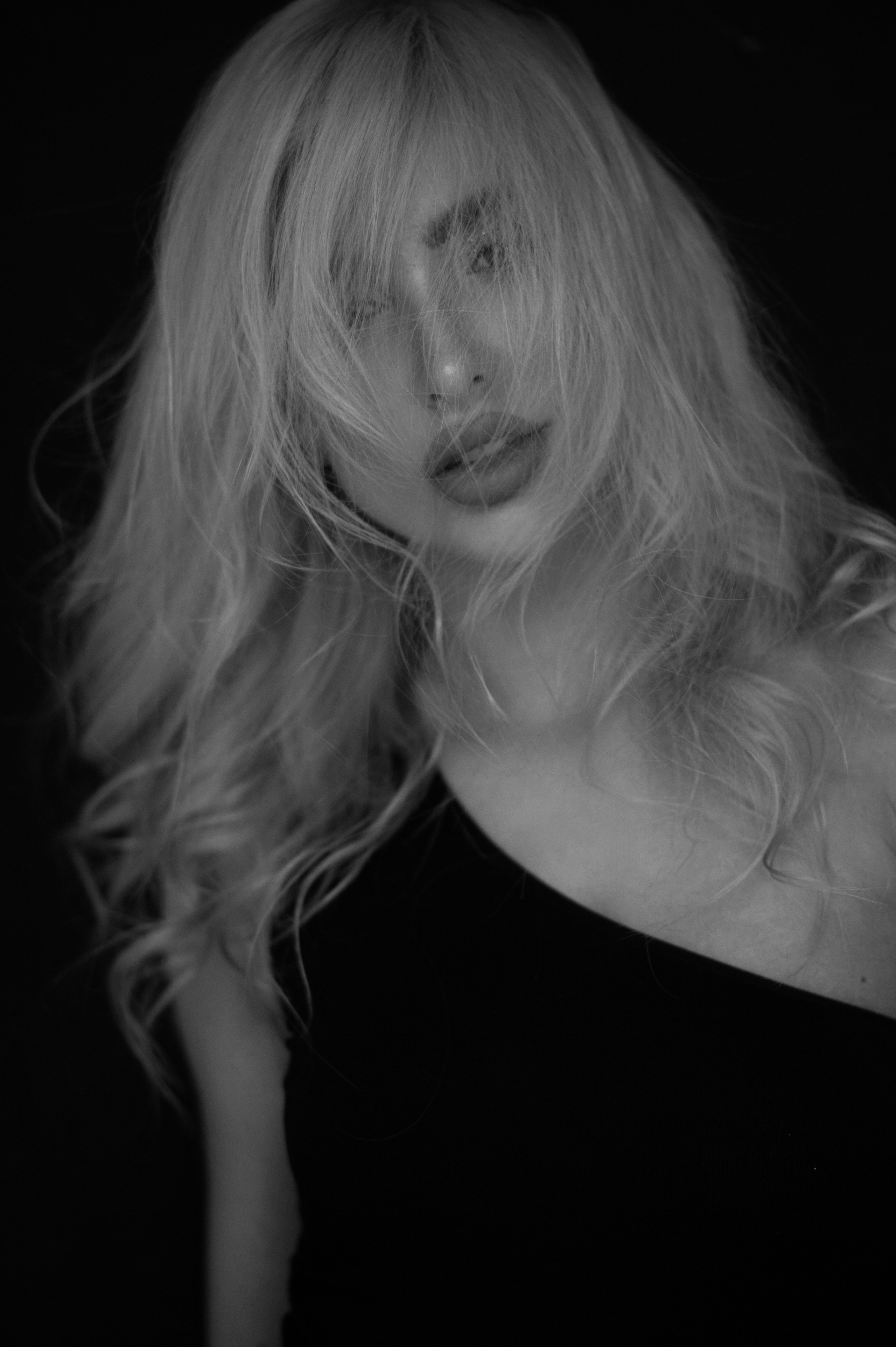 Фотосессия в стиле минимализм. Александр Mr.Brass — фотографирую женский портрет в Москве