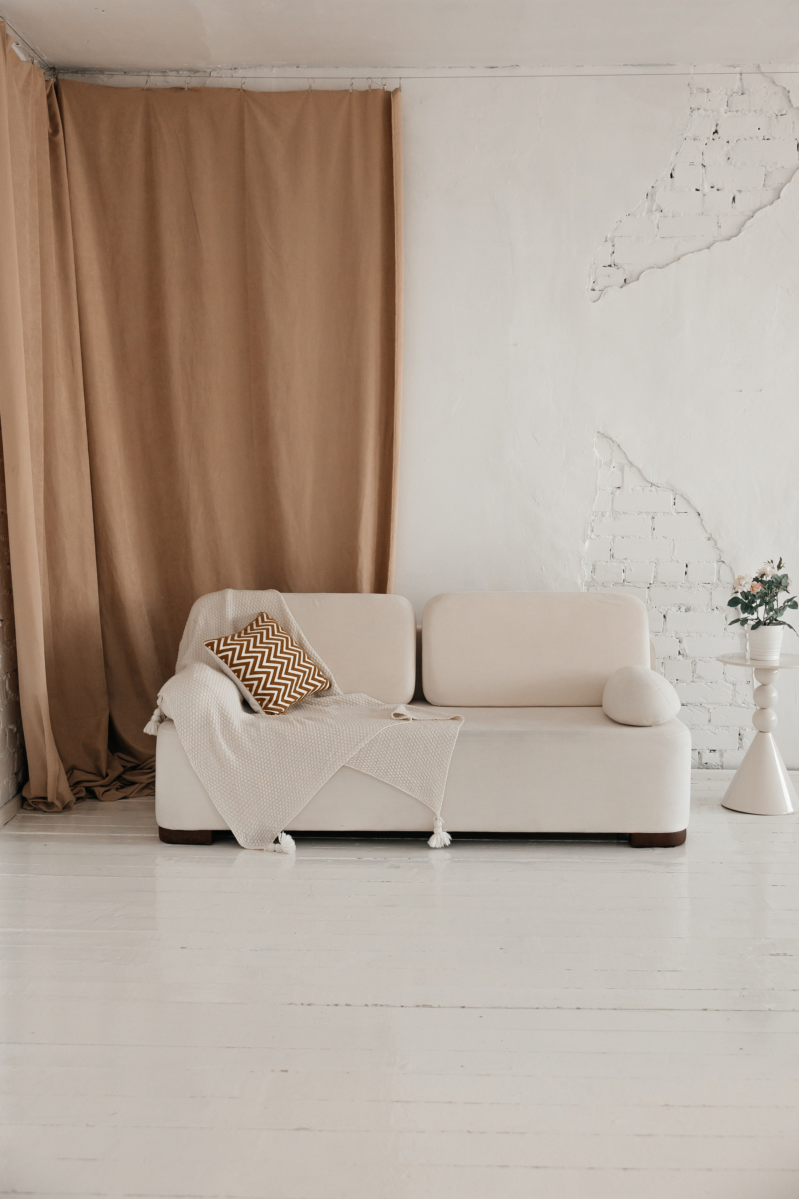 Лотос. Фотостудия 220 — первая в Чите фотостудия, предназначенная для работы