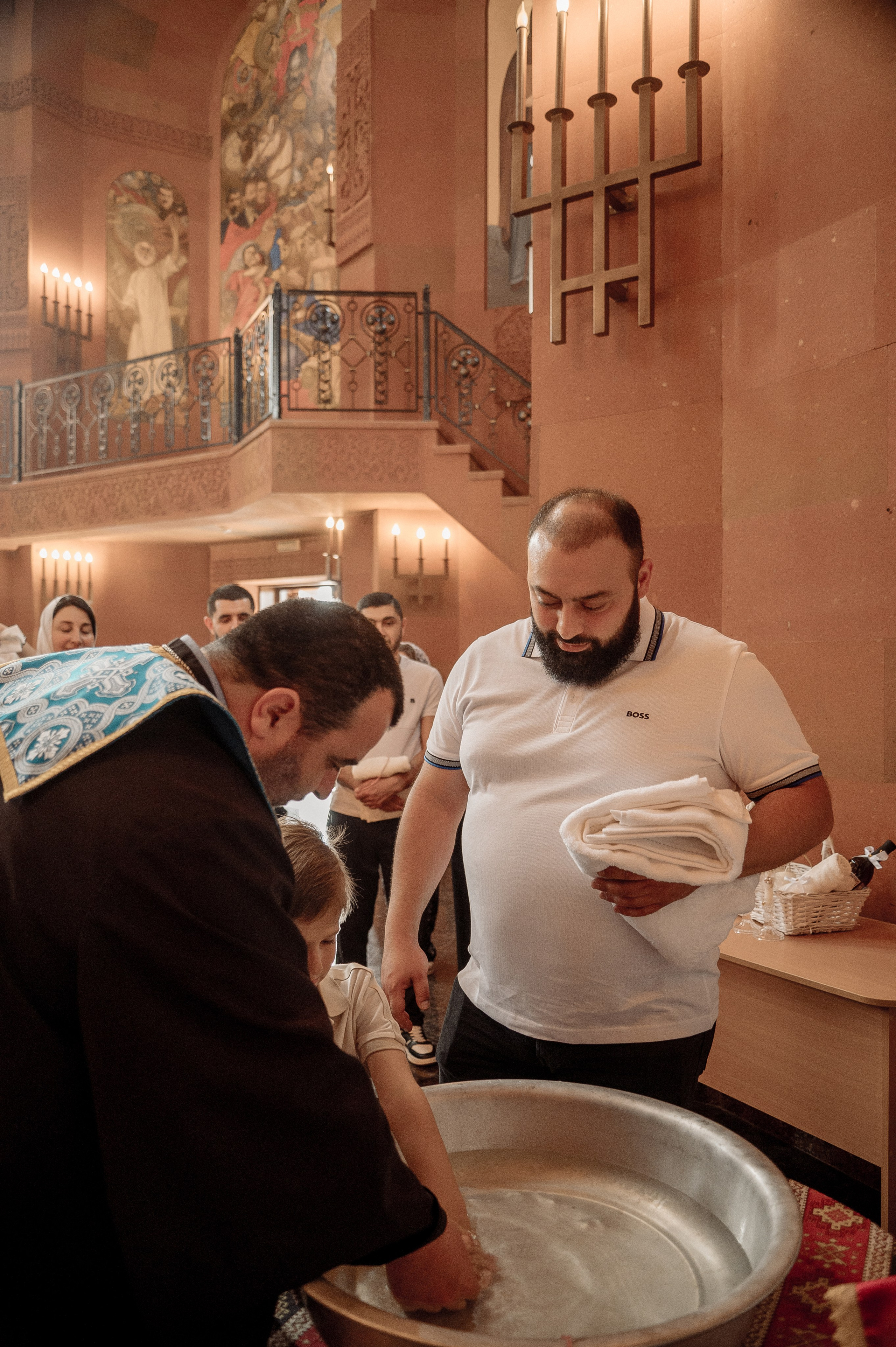 Крещение в армянском храме. Фотограф Мария Стрелкова
