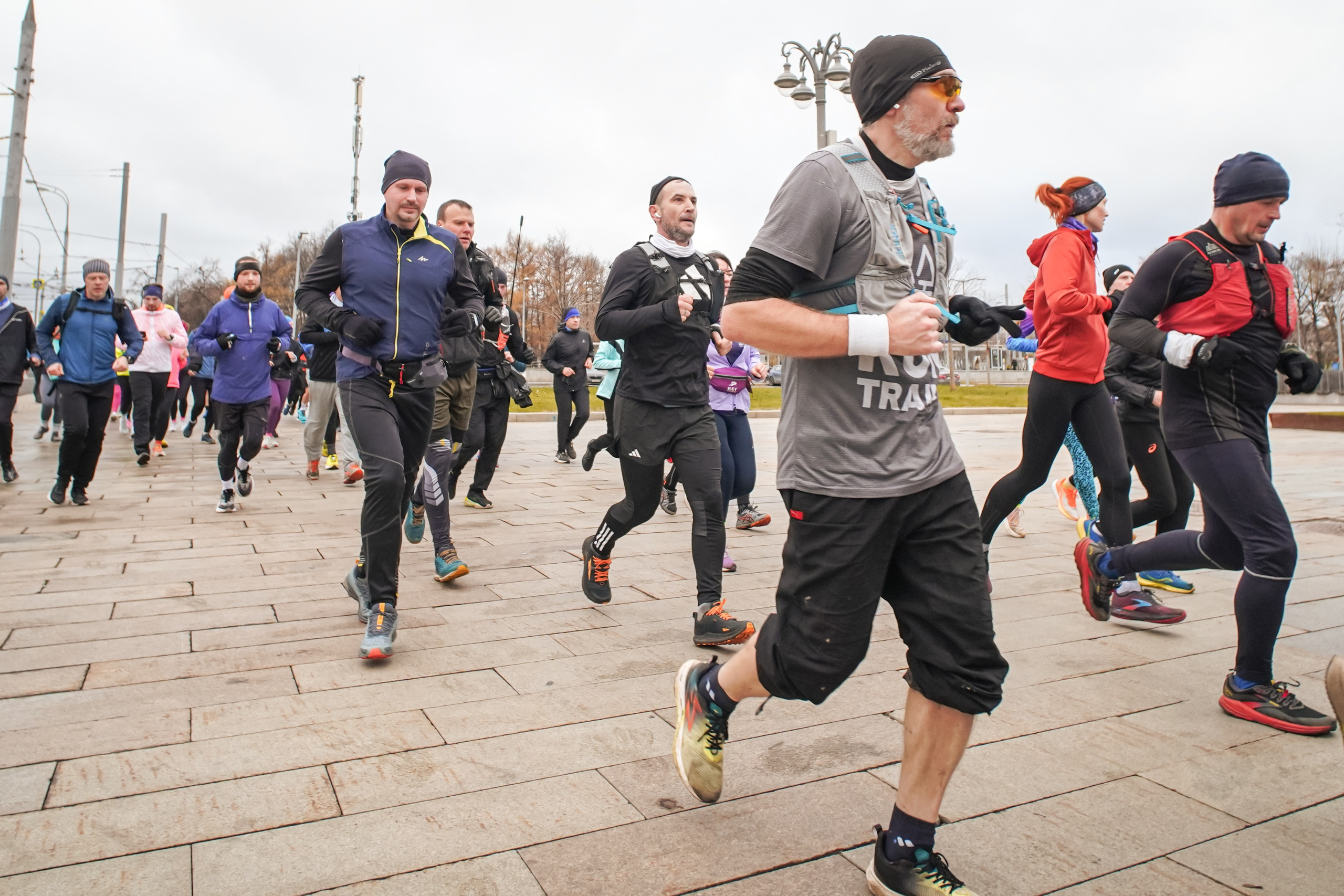 #марафонудома #яuzarun 2024 2-я петля, группа 6:30. Роман Капилюшов. Бег. Фото. Видео. г. Люберцы