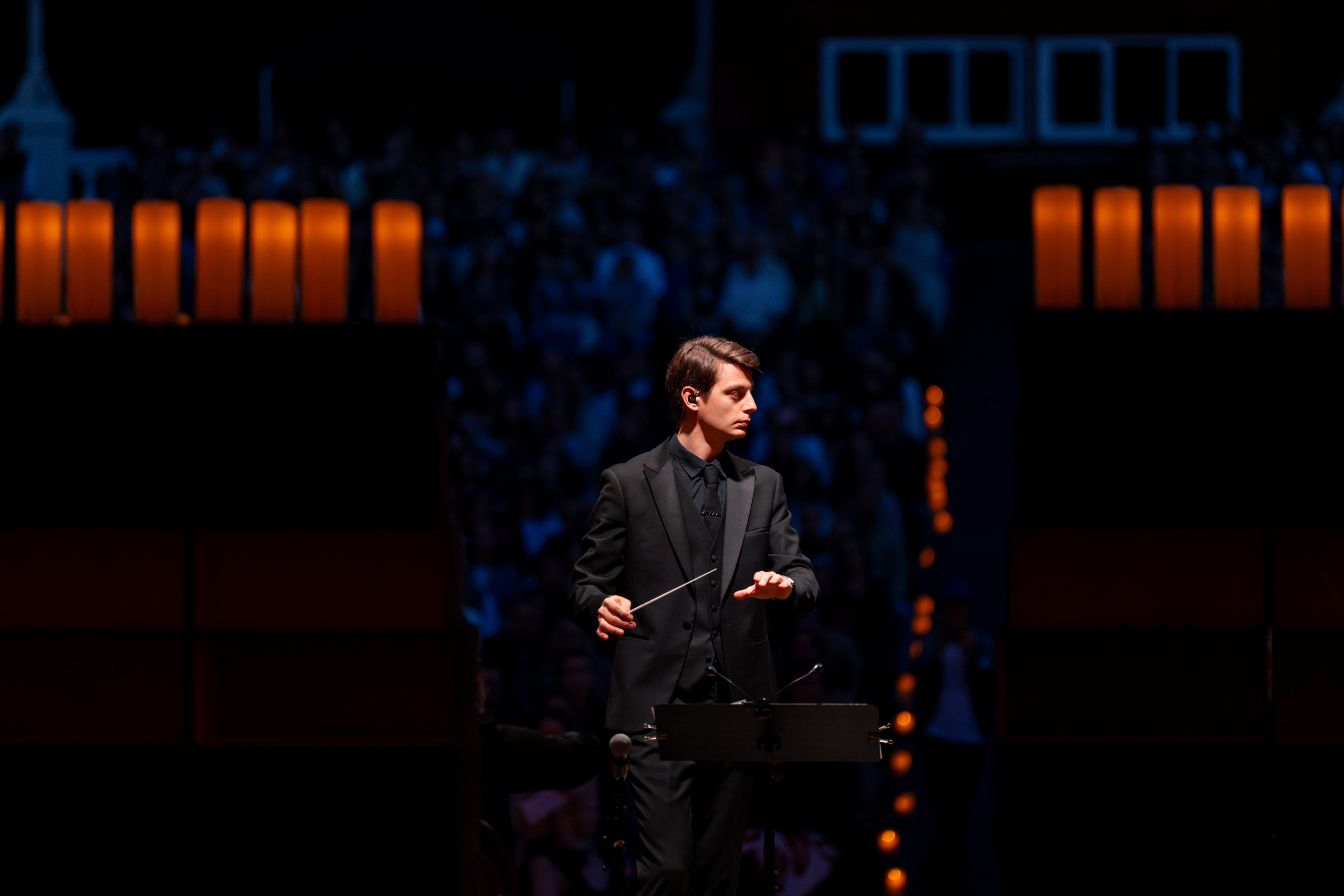 Симфонический оркестр Lumisfera при свечах. Фотограф Никита Комаров