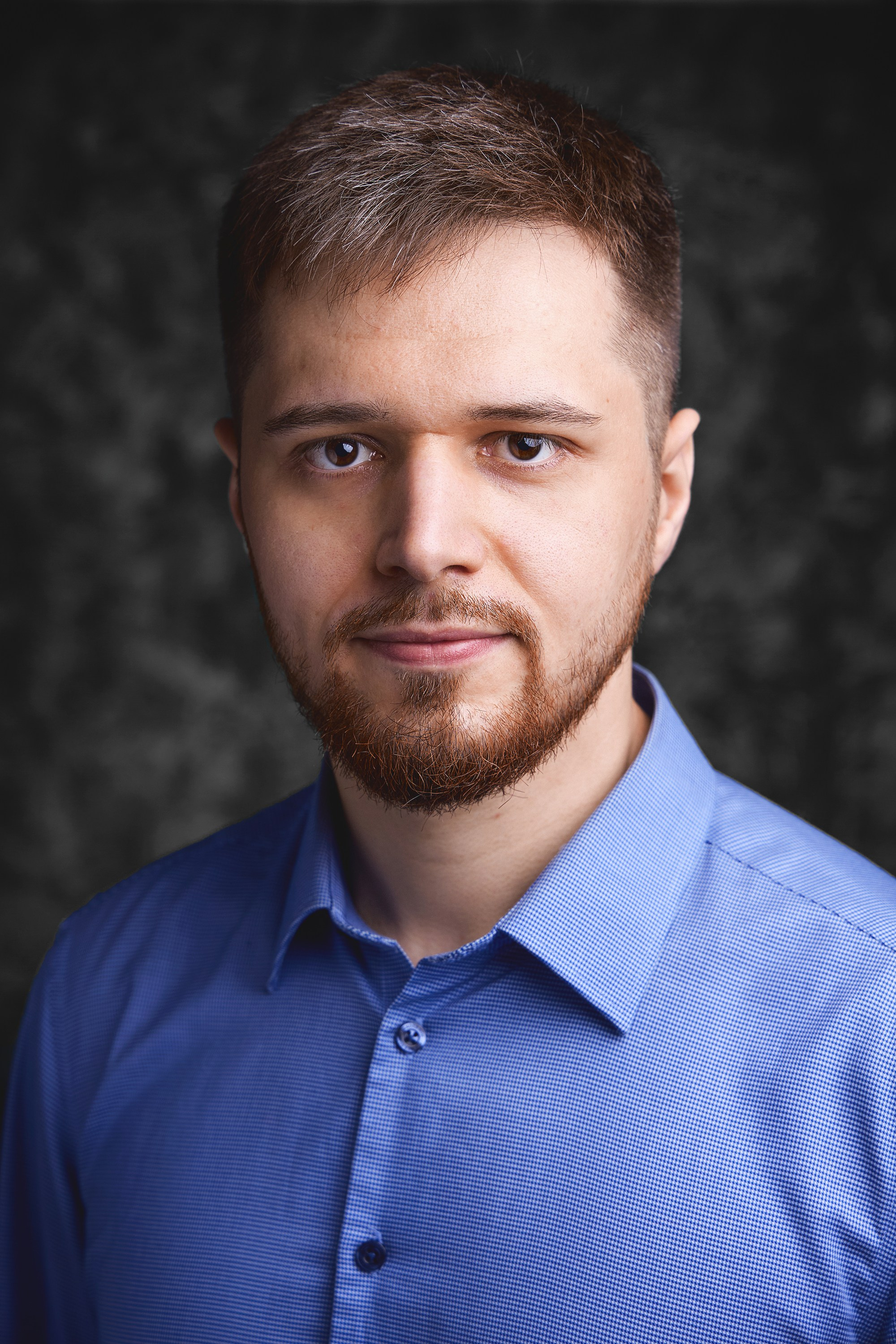 Сделать фото в деловом стиле Зеленограде, бизнес портрет, деловой портрет, фото для резюме. Фото на документы в Зеленограде. Фото на паспорт. Портретная фотостудия ЛукБук. Деловой портрет. Семейный портрет. Предметная фотосъемка