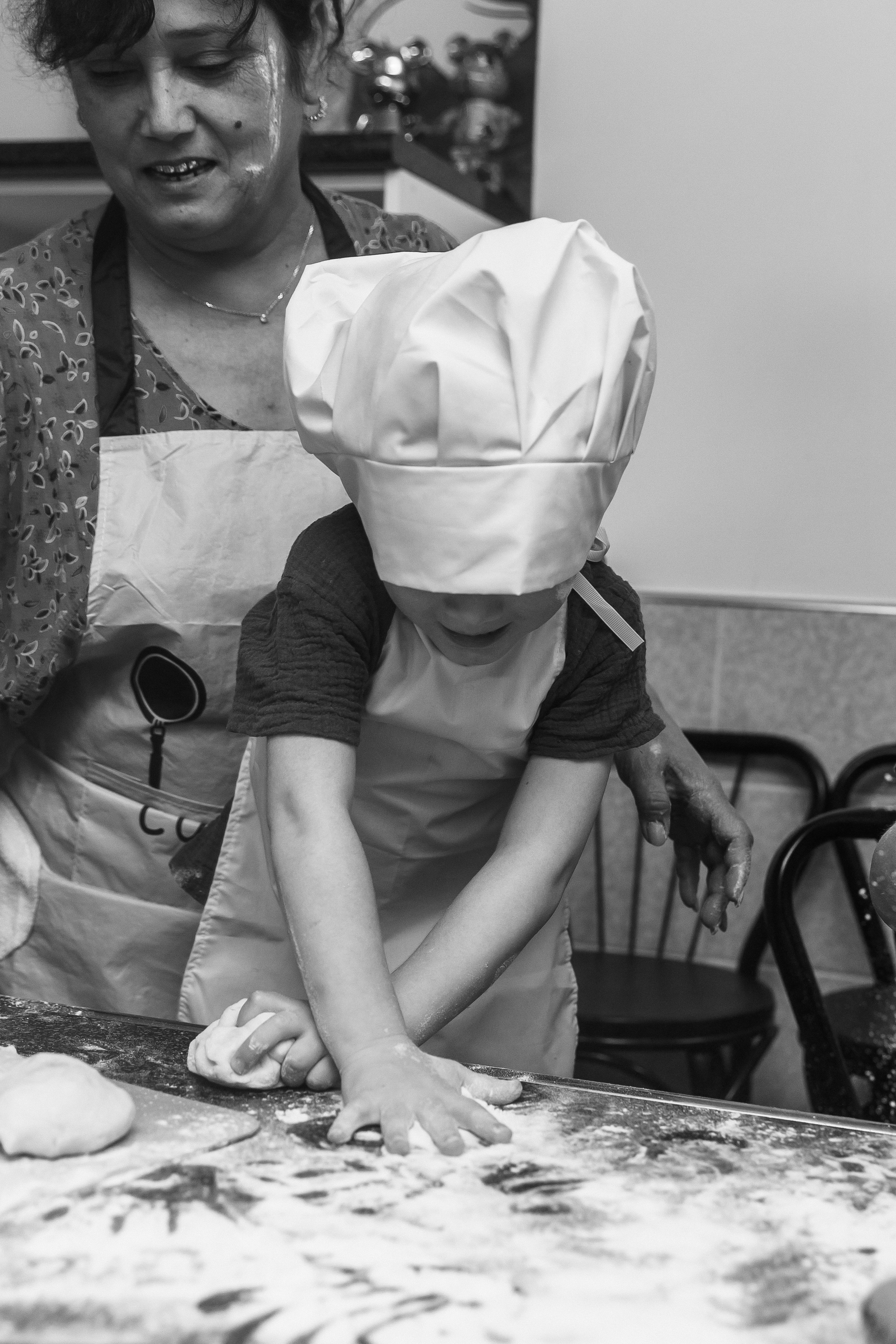 Бабушка и внуки пекут. Фотограф текстиля в Москве Ольга Иванова