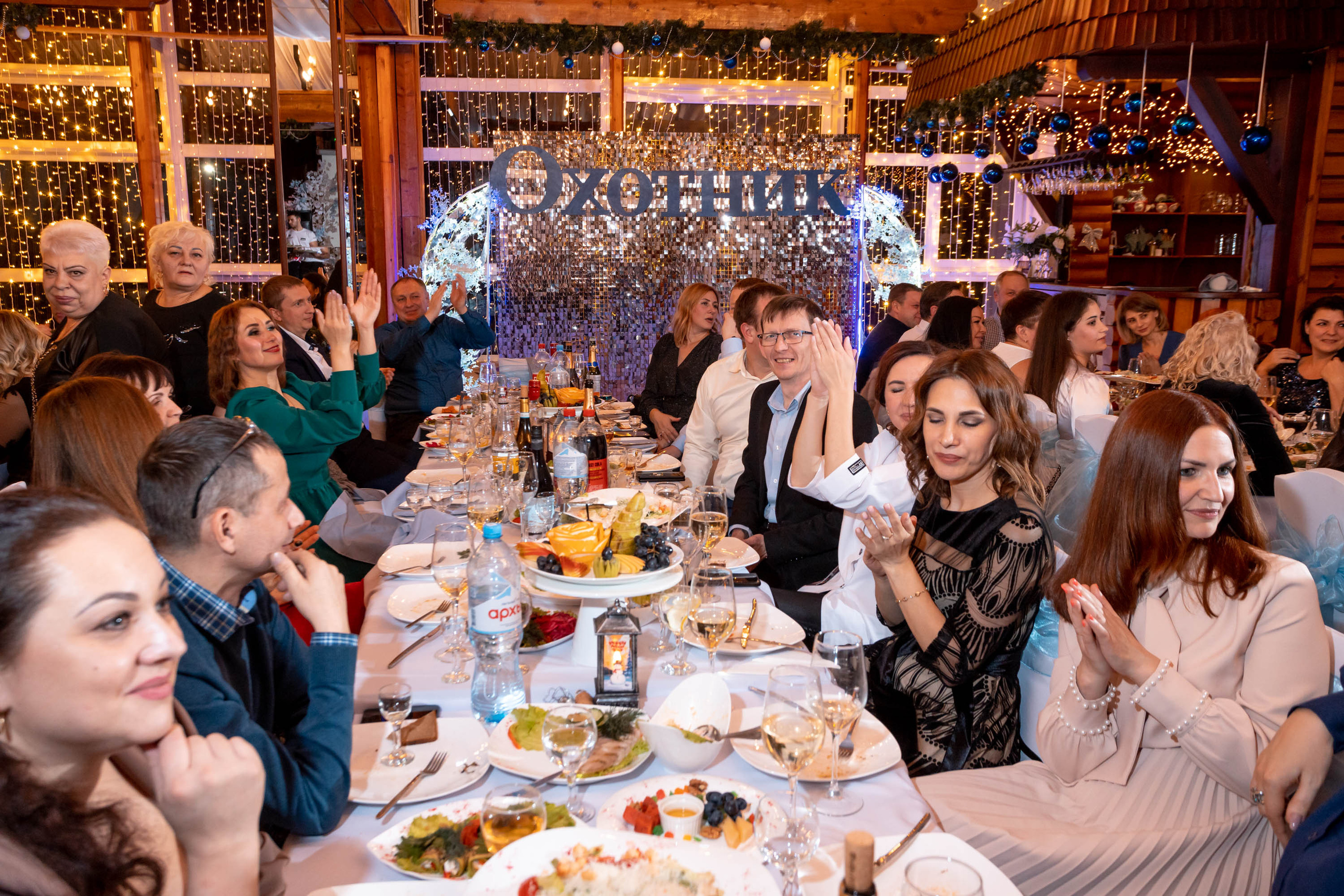 Съемка Новогоднего корпоратива в ресторане Охотник 23.12.2022 г. Свадебный и семейный фотограф в Москве и МО Елена Агапова