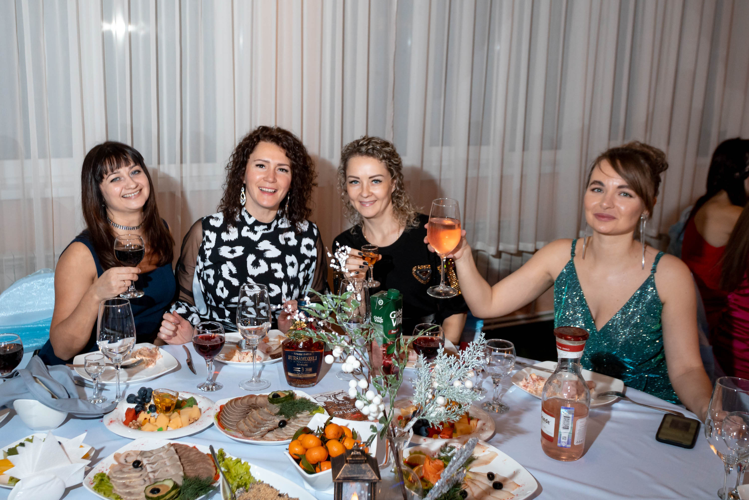 Съемка Новогоднего корпоратива в ресторане Охотник 23.12.2022 г. Свадебный и семейный фотограф в Москве и МО Елена Агапова