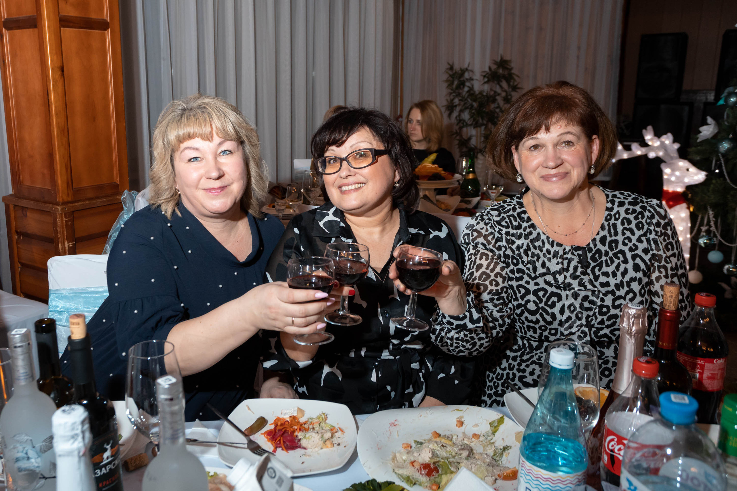 Съемка Новогоднего корпоратива в ресторане Охотник 23.12.2022 г. Свадебный и семейный фотограф в Москве и МО Елена Агапова