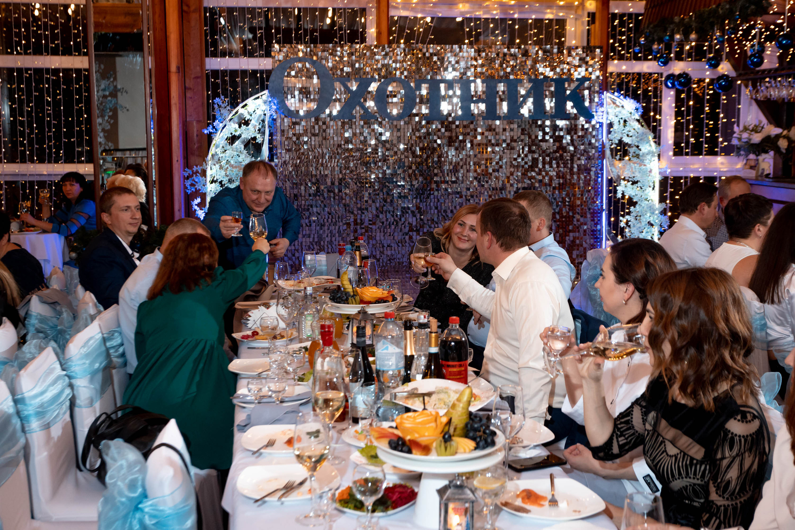 Съемка Новогоднего корпоратива в ресторане Охотник 23.12.2022 г. Свадебный и семейный фотограф в Москве и МО Елена Агапова