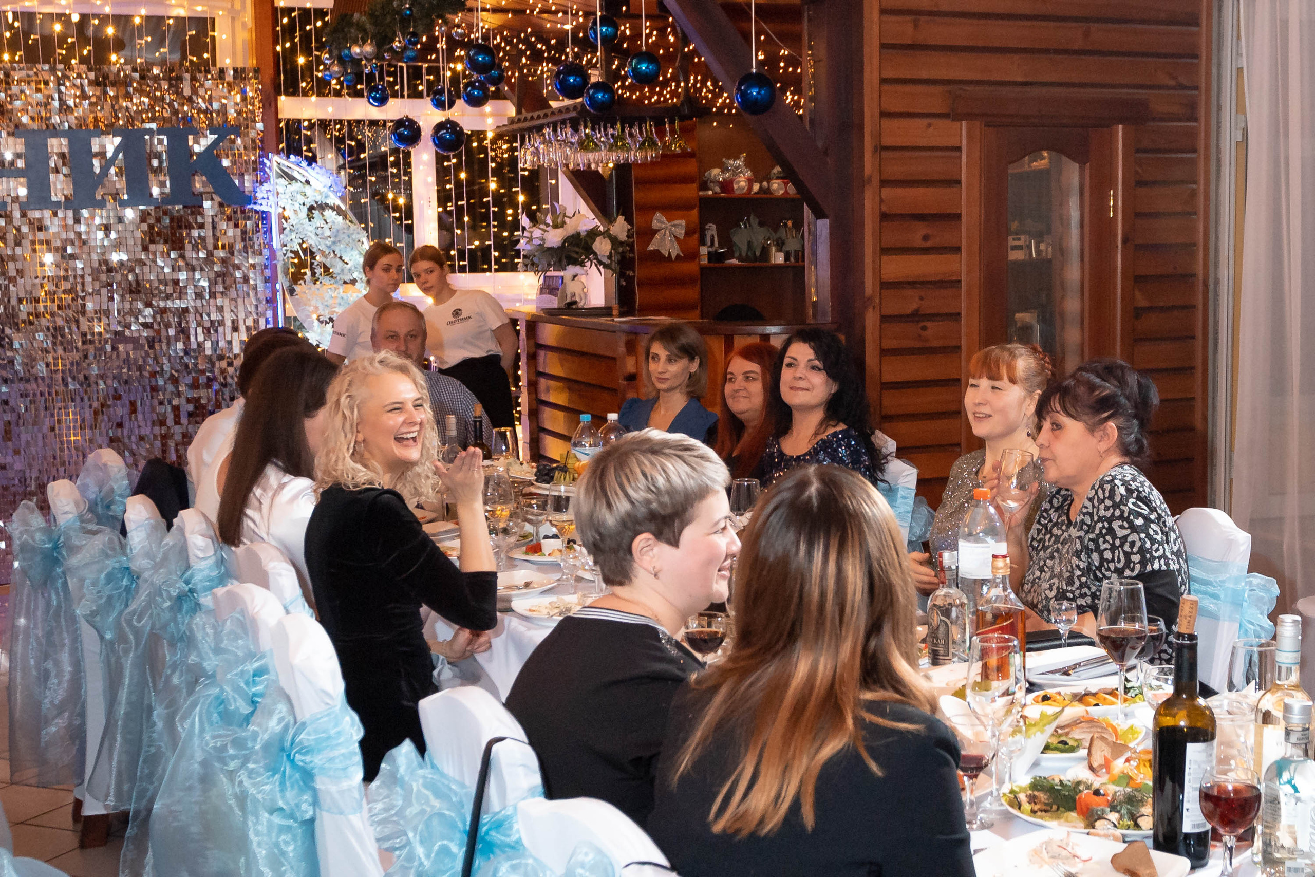 Съемка Новогоднего корпоратива в ресторане Охотник 23.12.2022 г. Свадебный и семейный фотограф в Москве и МО Елена Агапова