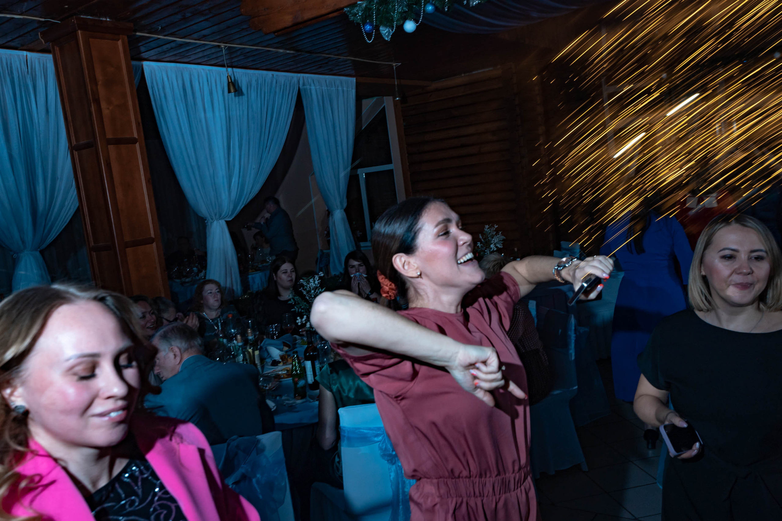 Съемка Новогоднего корпоратива в ресторане Охотник 23.12.2022 г. Свадебный и семейный фотограф в Москве и МО Елена Агапова