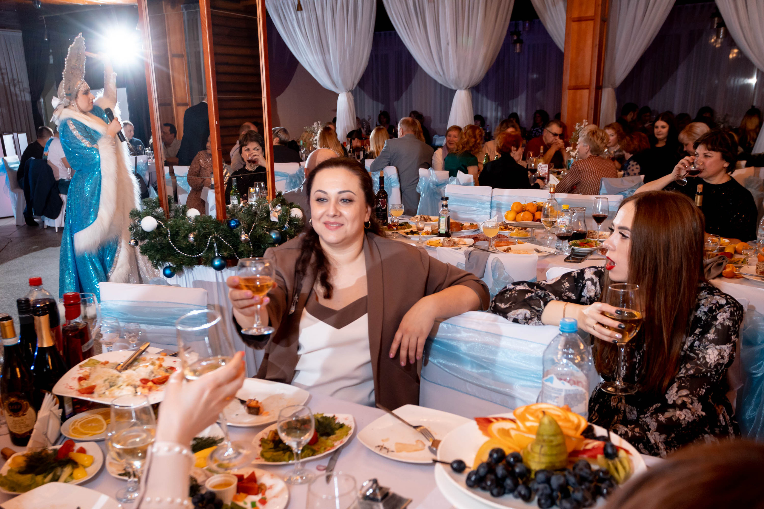 Съемка Новогоднего корпоратива в ресторане Охотник 23.12.2022 г. Свадебный и семейный фотограф в Москве и МО Елена Агапова