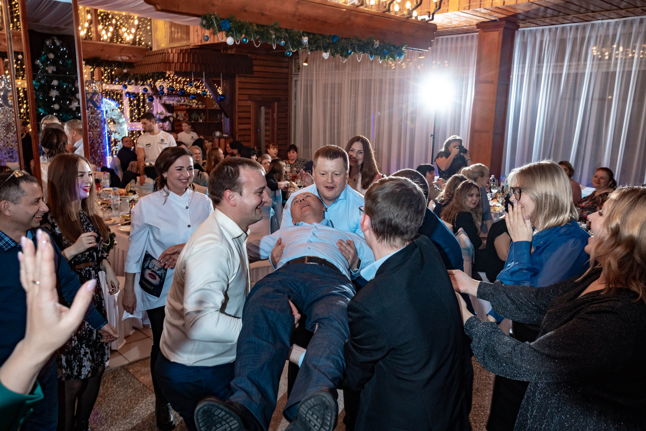 Съемка Новогоднего корпоратива в ресторане Охотник 23.12.2022 г. Свадебный и семейный фотограф в Москве и МО Елена Агапова