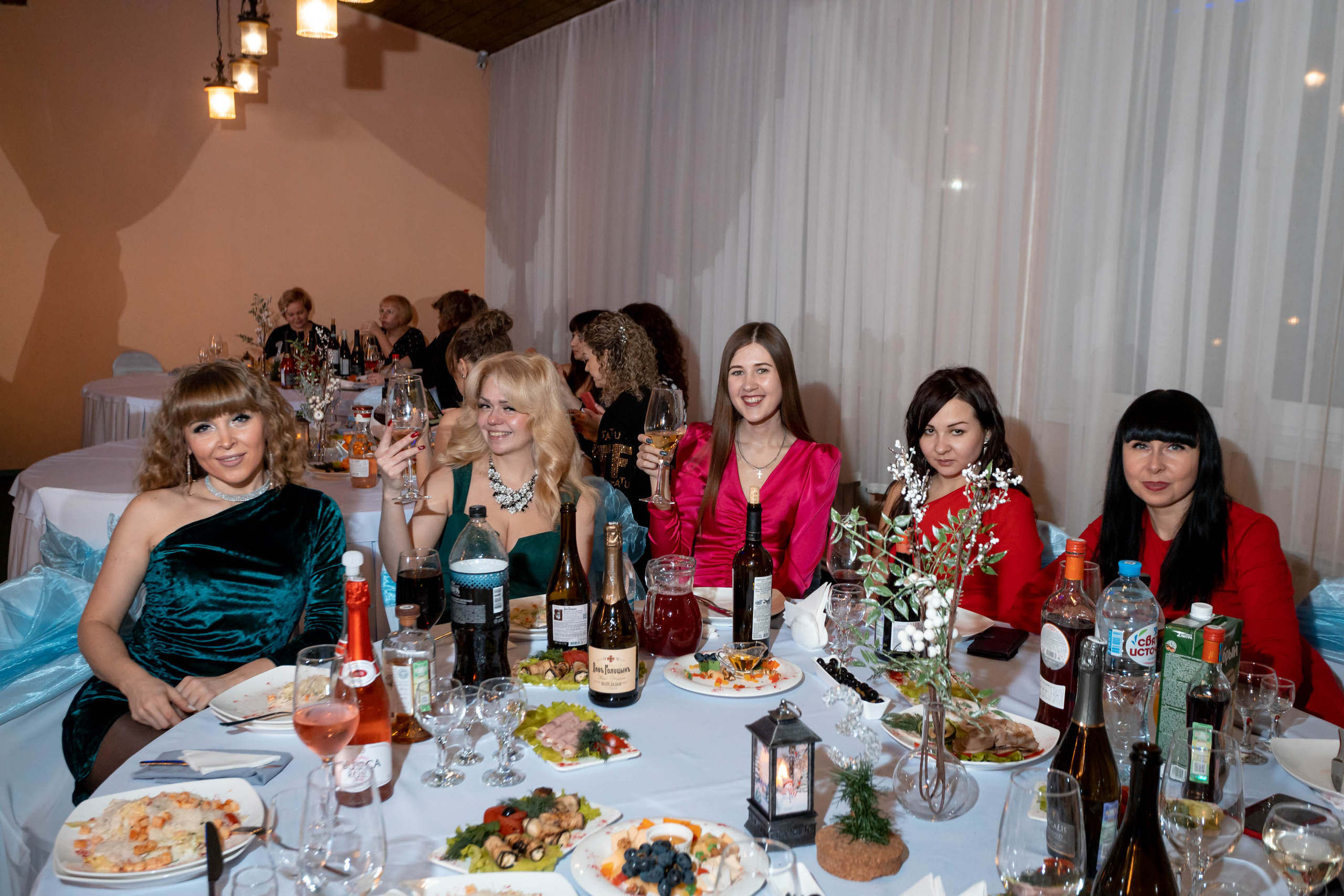 Съемка Новогоднего корпоратива в ресторане Охотник 23.12.2022 г. Свадебный и семейный фотограф в Москве и МО Елена Агапова