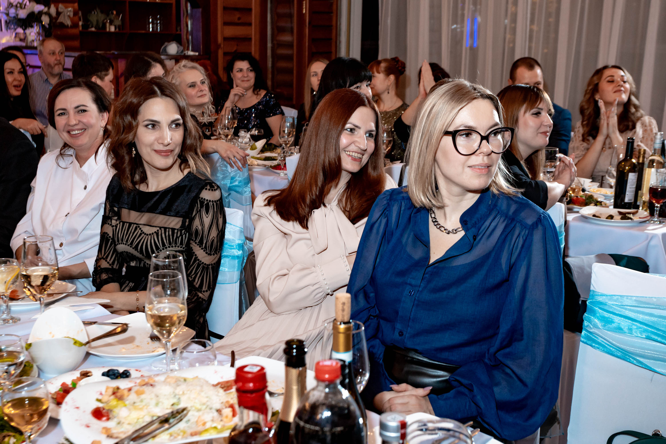 Съемка Новогоднего корпоратива в ресторане Охотник 23.12.2022 г. Свадебный и семейный фотограф в Москве и МО Елена Агапова