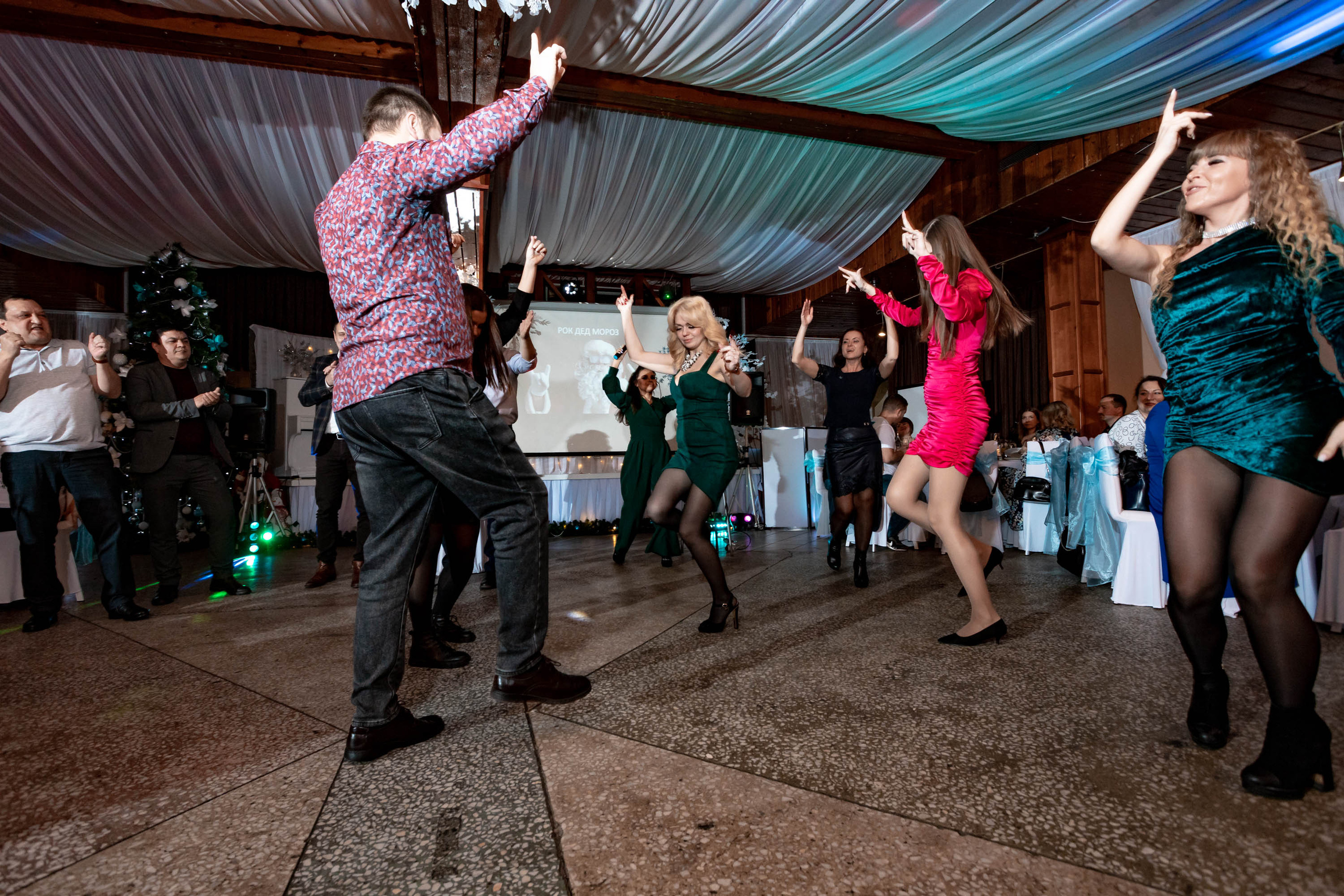 Съемка Новогоднего корпоратива в ресторане Охотник 23.12.2022 г. Свадебный и семейный фотограф в Москве и МО Елена Агапова