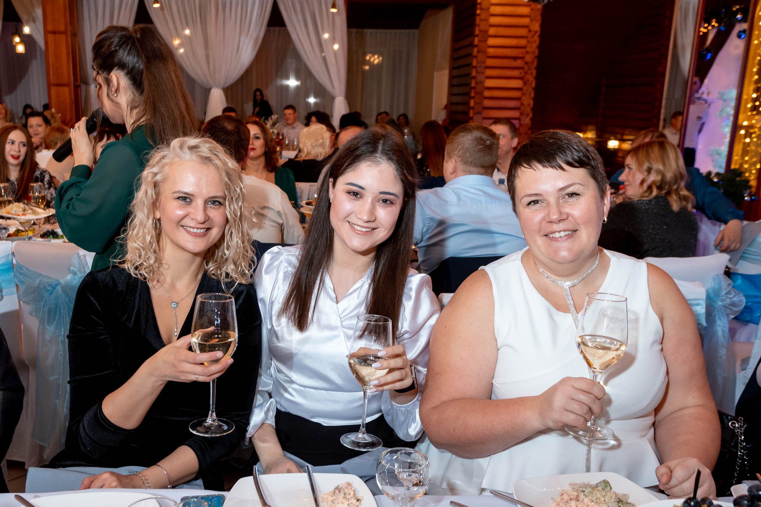 Съемка Новогоднего корпоратива в ресторане Охотник 23.12.2022 г. Свадебный и семейный фотограф в Москве и МО Елена Агапова