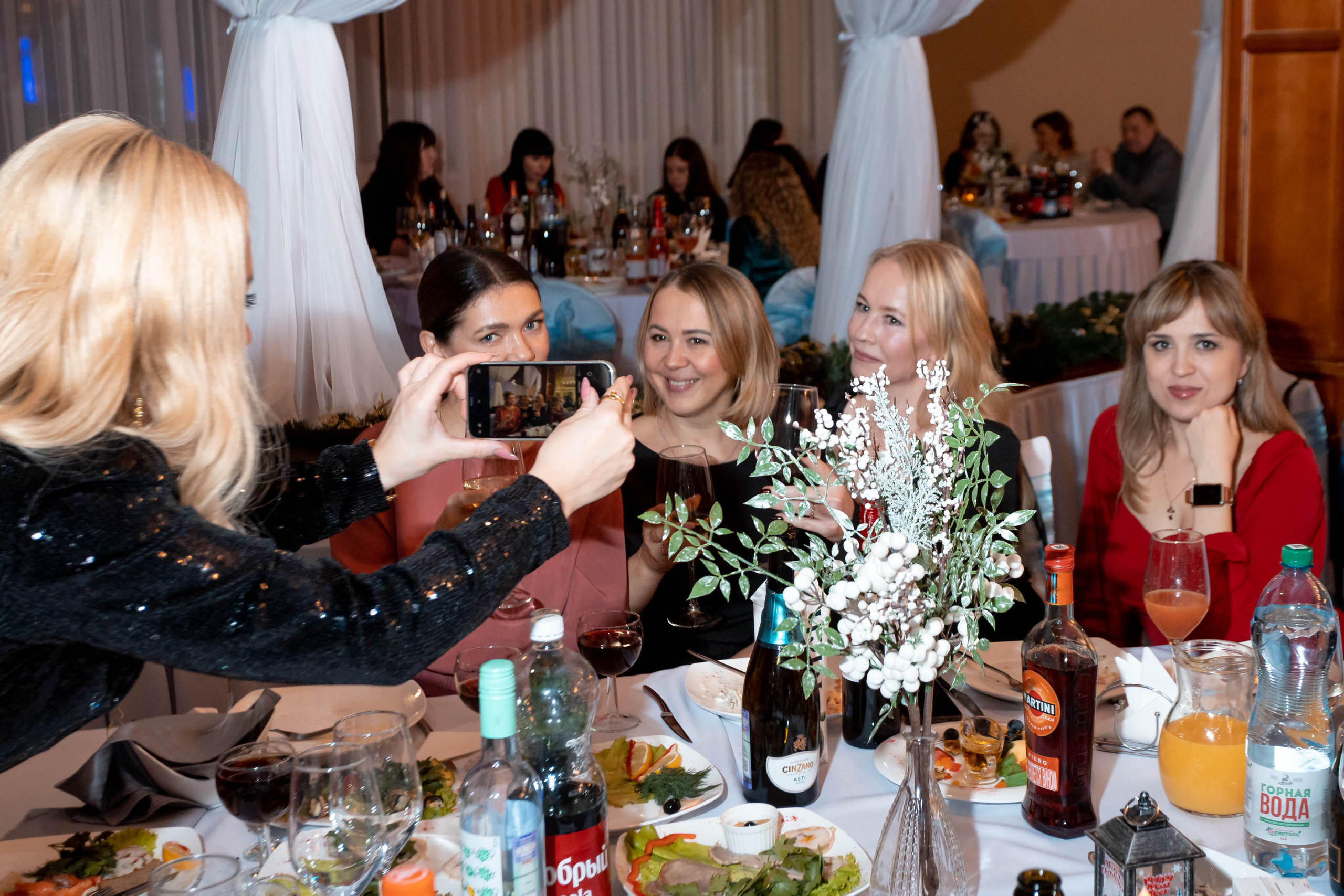 Съемка Новогоднего корпоратива в ресторане Охотник 23.12.2022 г. Свадебный и семейный фотограф в Москве и МО Елена Агапова