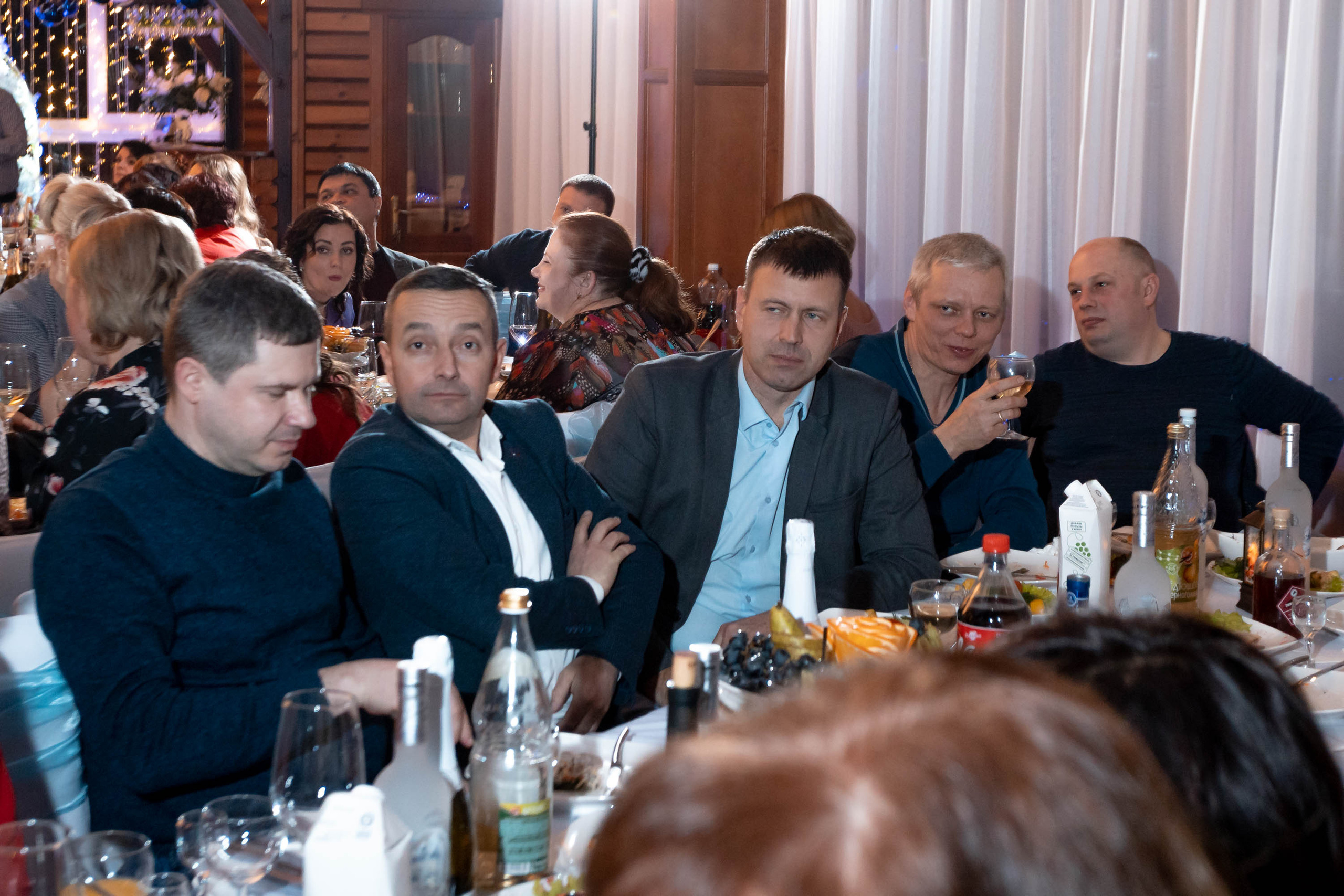 Съемка Новогоднего корпоратива в ресторане Охотник 23.12.2022 г. Свадебный и семейный фотограф в Москве и МО Елена Агапова