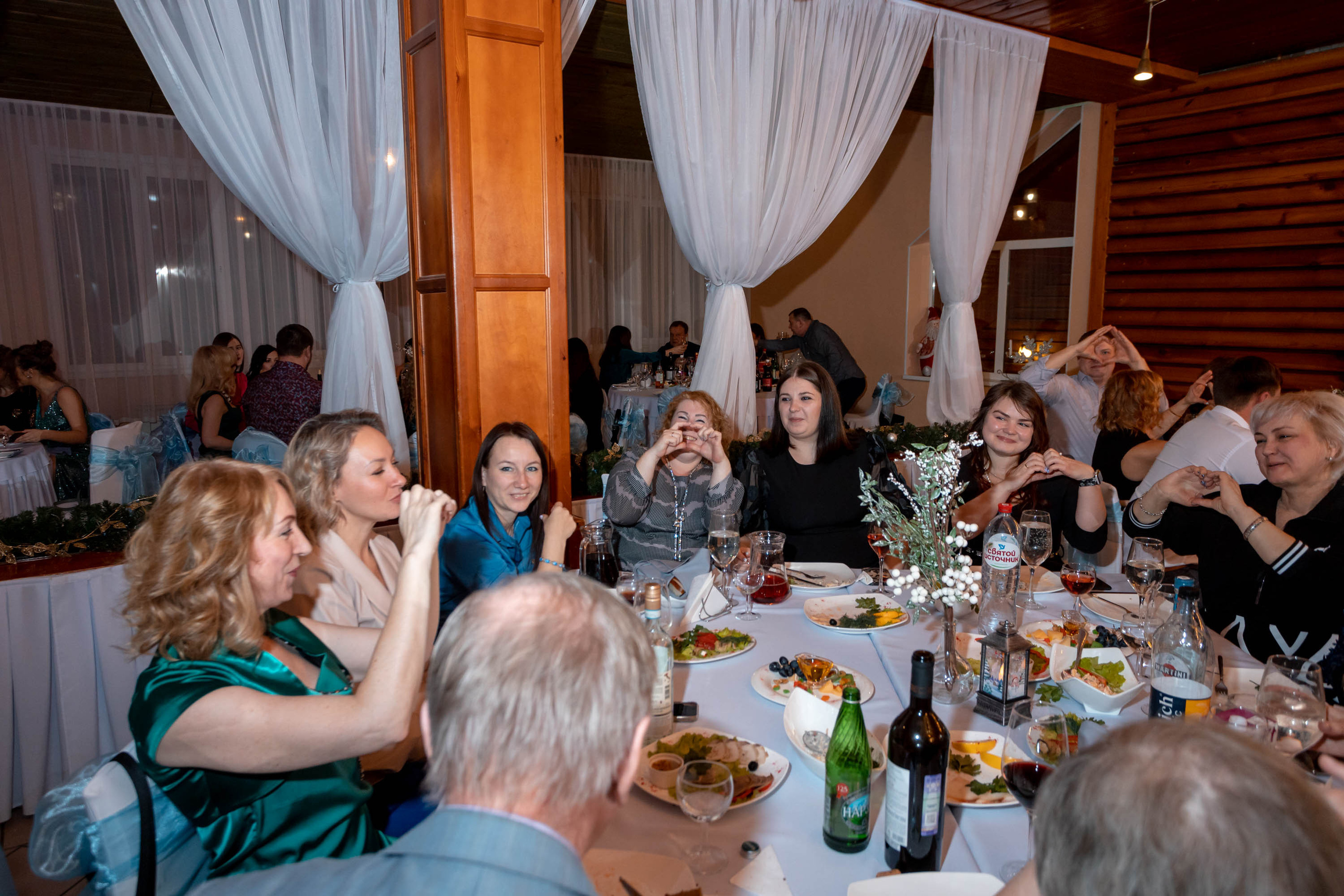 Съемка Новогоднего корпоратива в ресторане Охотник 23.12.2022 г. Свадебный и семейный фотограф в Москве и МО Елена Агапова