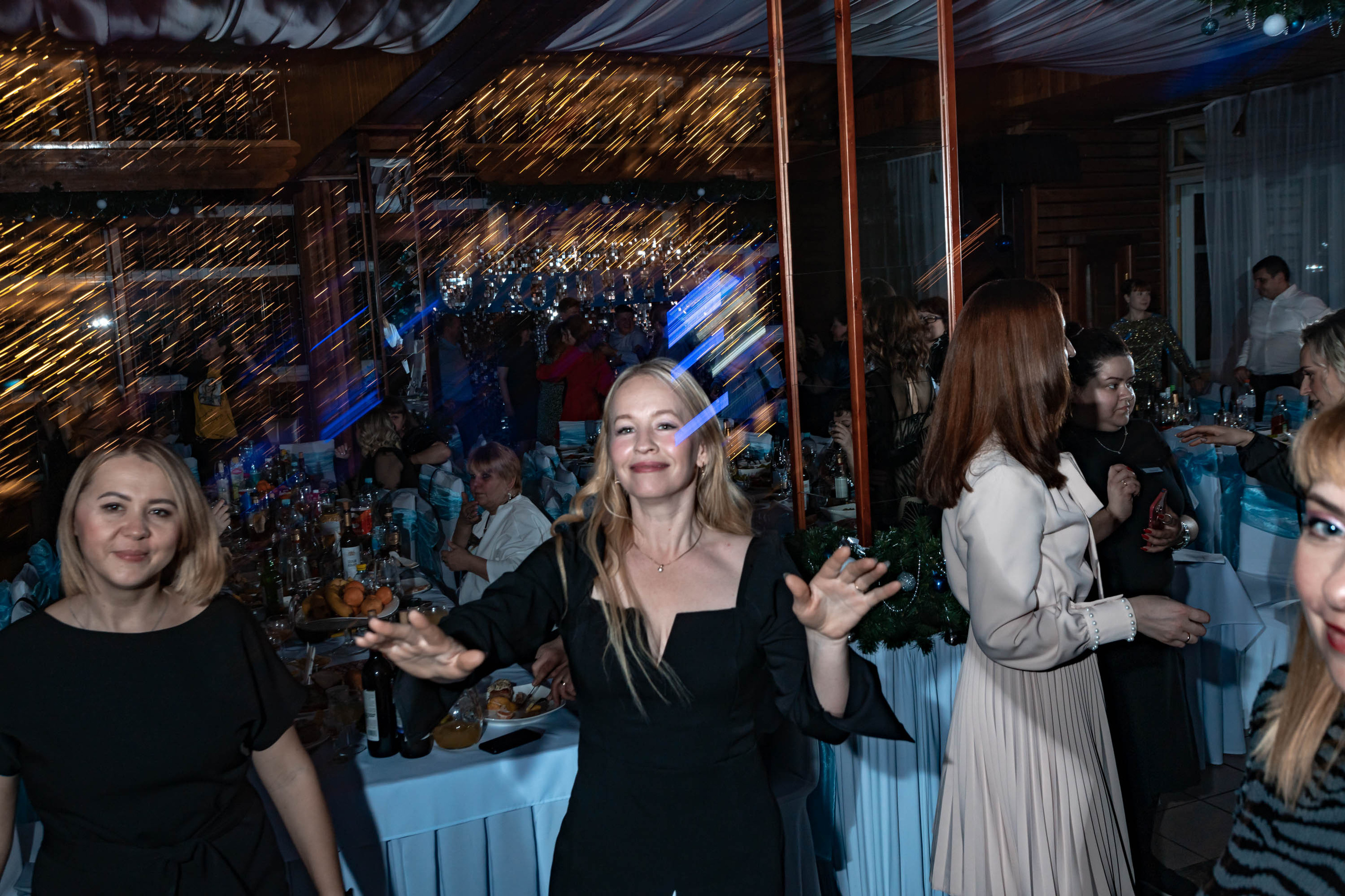 Съемка Новогоднего корпоратива в ресторане Охотник 23.12.2022 г. Свадебный и семейный фотограф в Москве и МО Елена Агапова