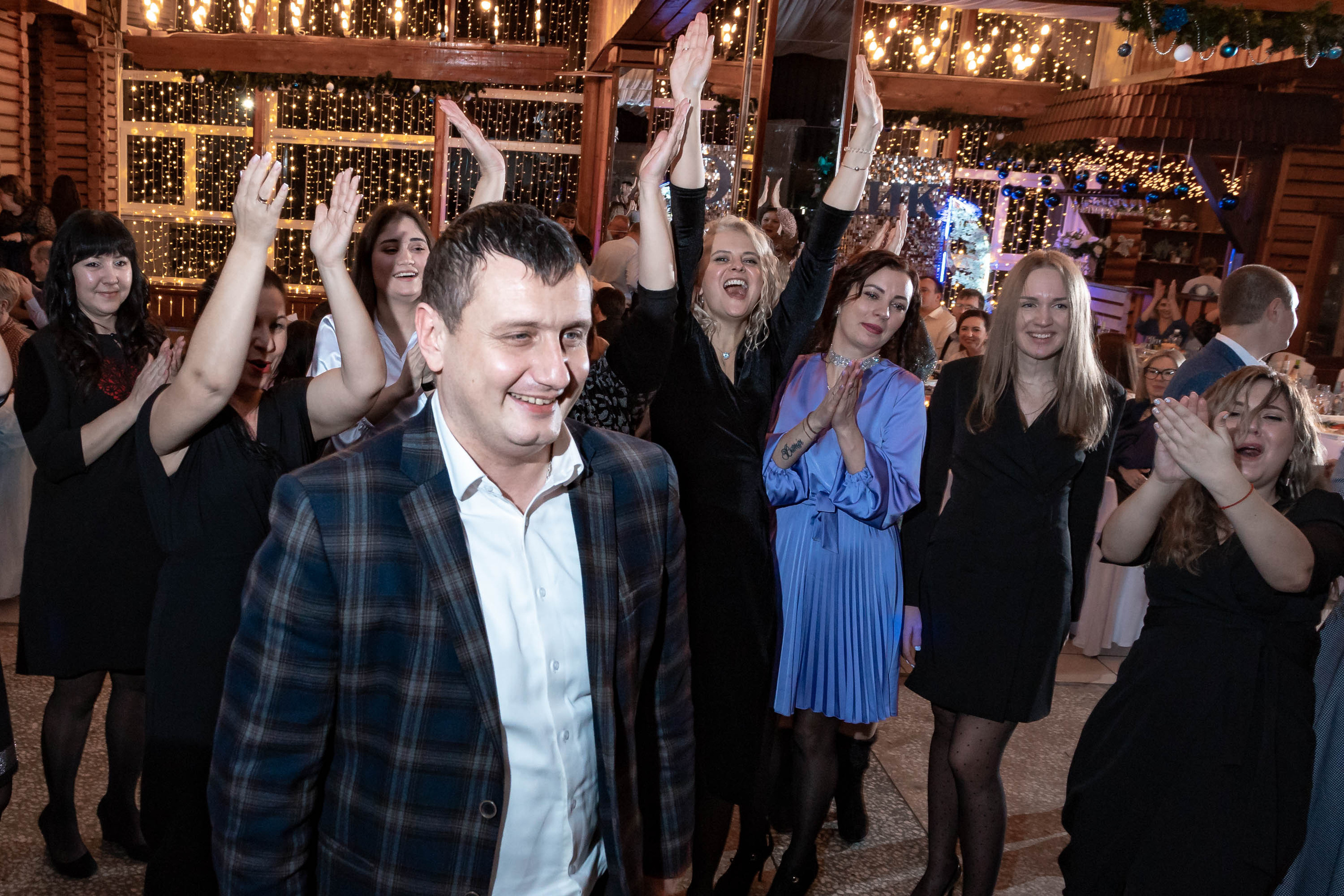 Съемка Новогоднего корпоратива в ресторане Охотник 23.12.2022 г. Свадебный и семейный фотограф в Москве и МО Елена Агапова