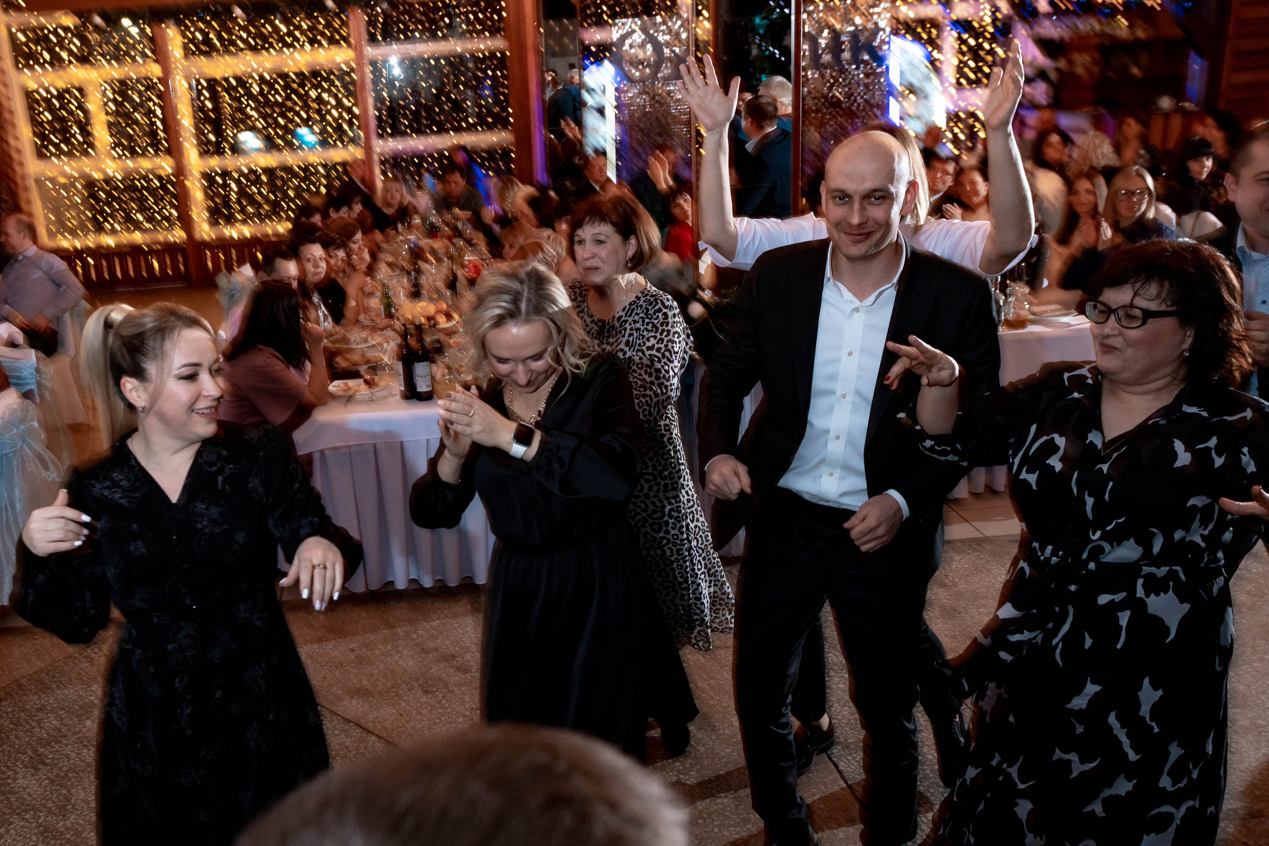 Съемка Новогоднего корпоратива в ресторане Охотник 23.12.2022 г. Свадебный и семейный фотограф в Москве и МО Елена Агапова