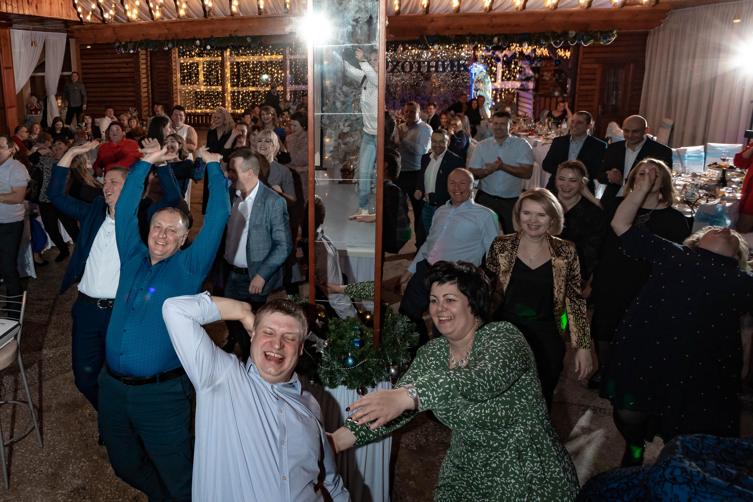 Съемка Новогоднего корпоратива в ресторане Охотник 23.12.2022 г. Свадебный и семейный фотограф в Москве и МО Елена Агапова