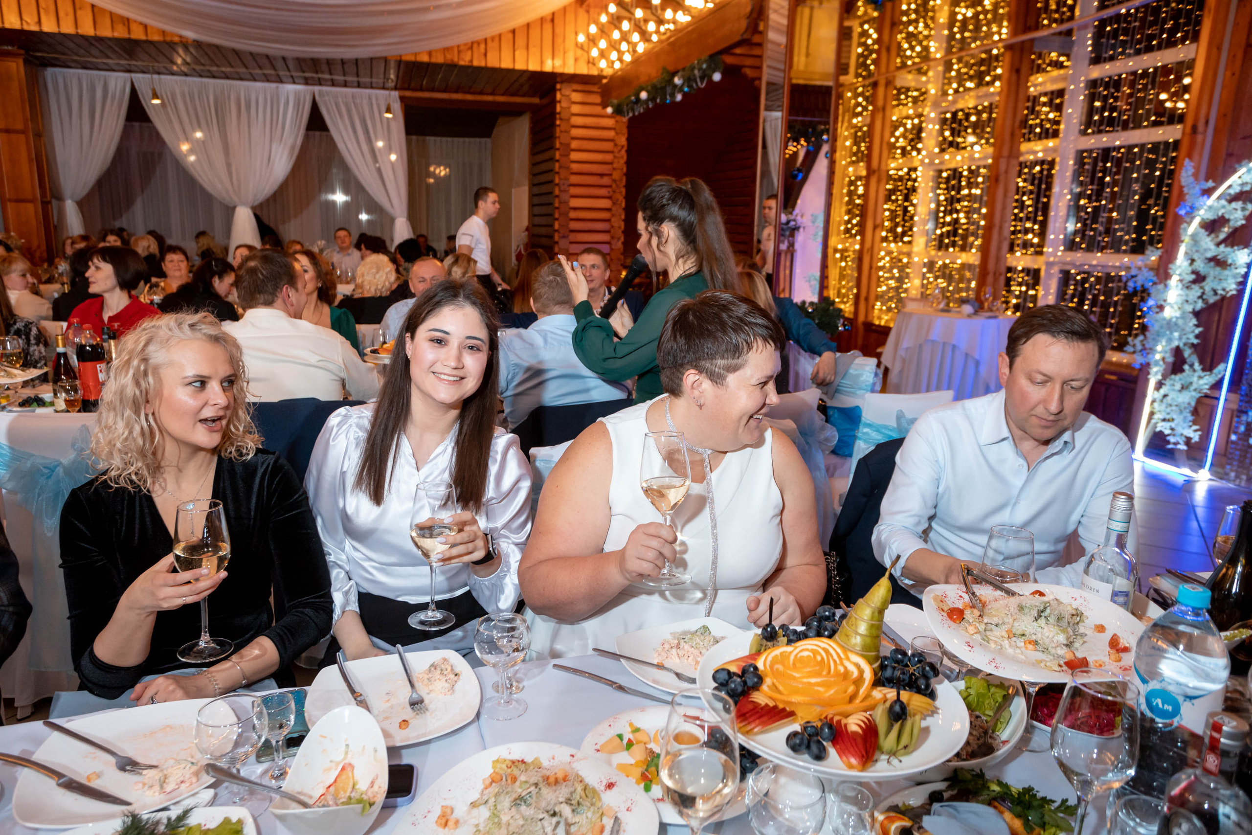 Съемка Новогоднего корпоратива в ресторане Охотник 23.12.2022 г. Свадебный и семейный фотограф в Москве и МО Елена Агапова