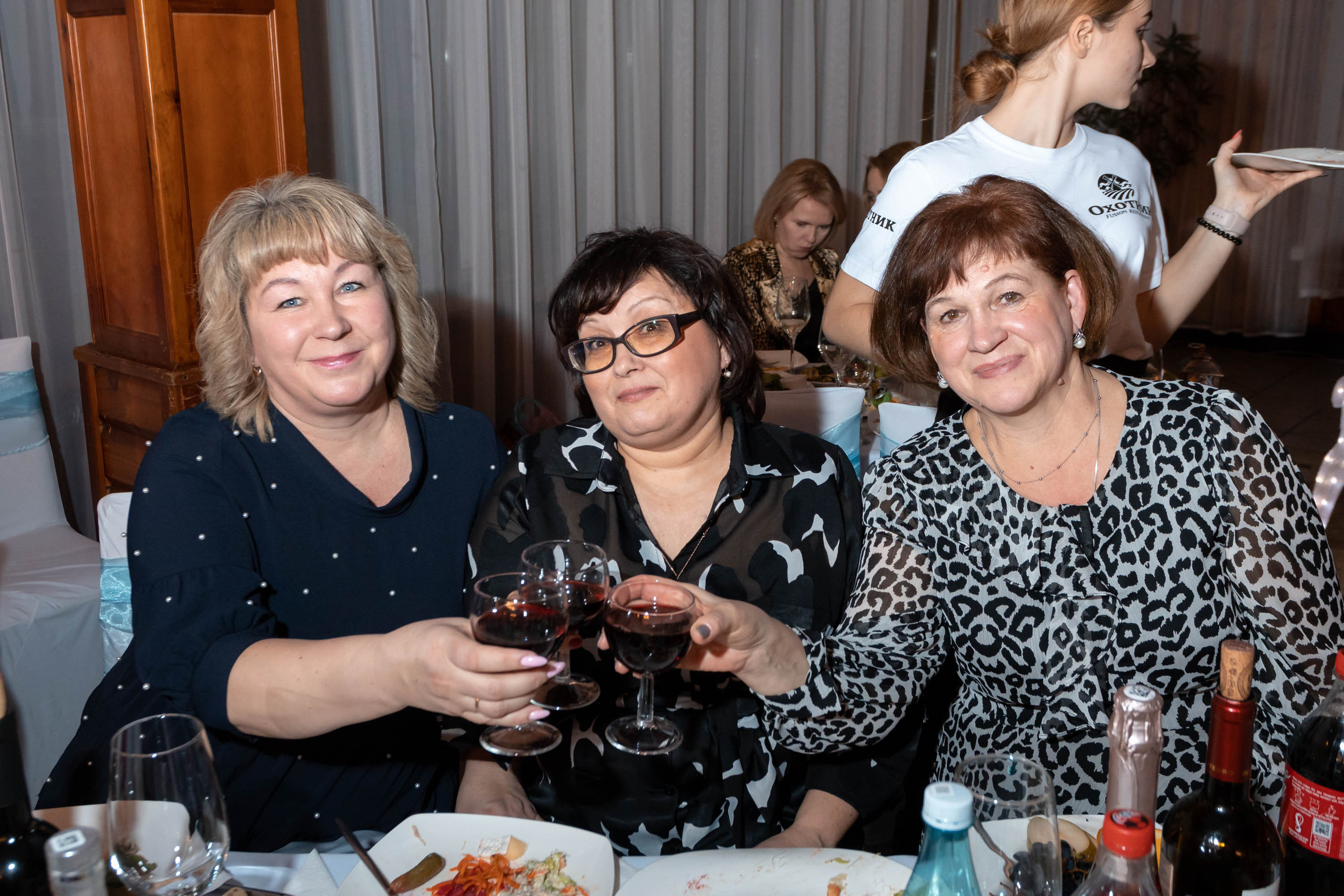 Съемка Новогоднего корпоратива в ресторане Охотник 23.12.2022 г. Свадебный и семейный фотограф в Москве и МО Елена Агапова