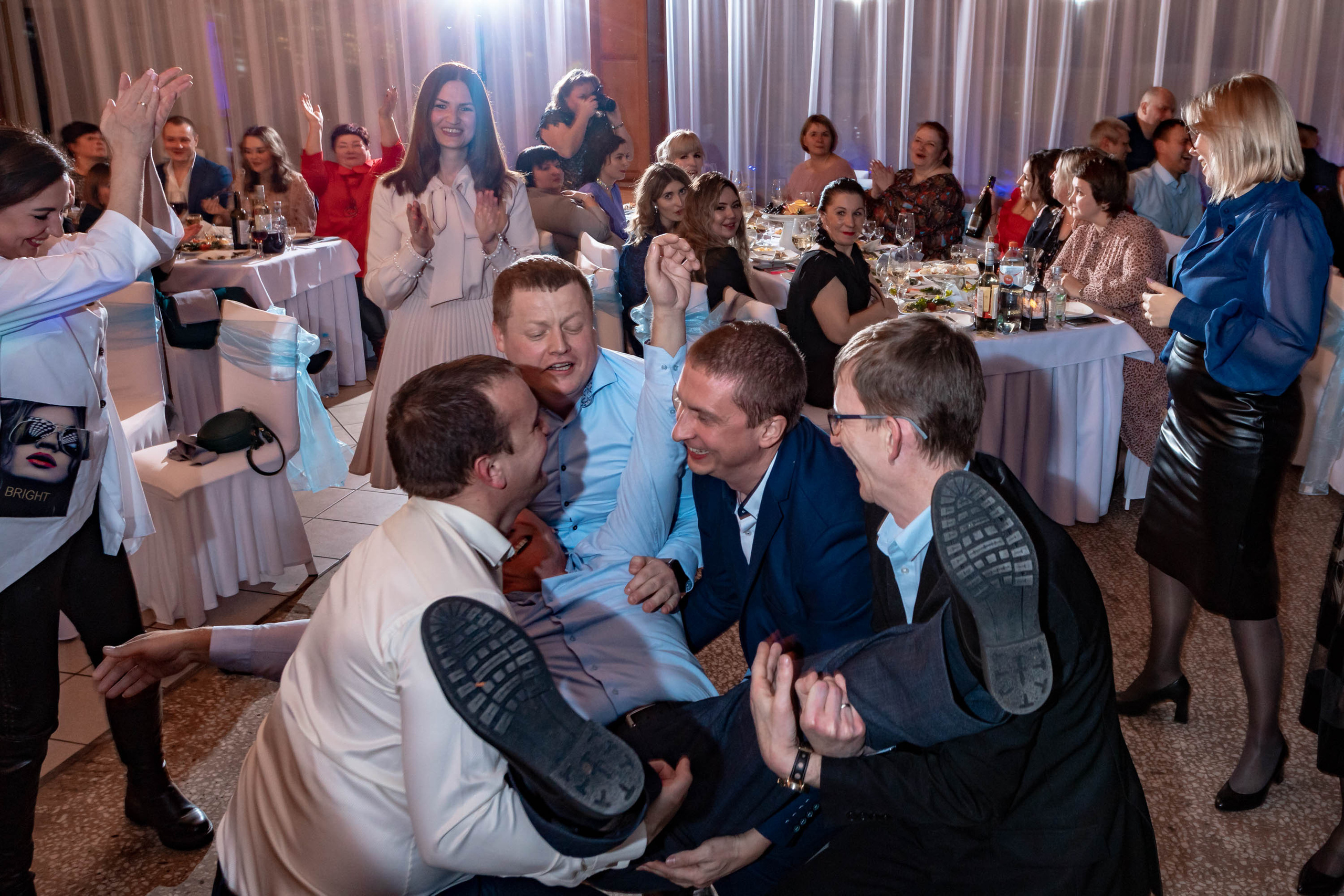 Съемка Новогоднего корпоратива в ресторане Охотник 23.12.2022 г. Свадебный и семейный фотограф в Москве и МО Елена Агапова