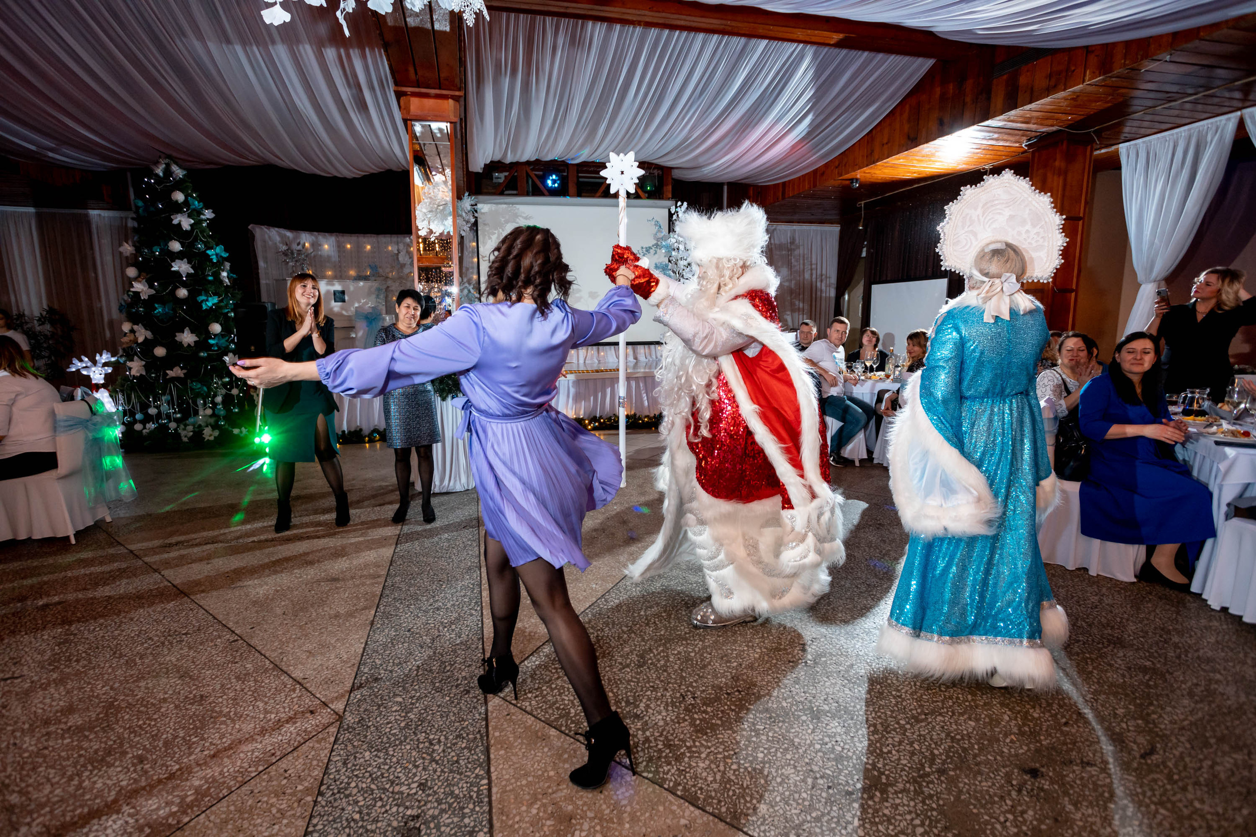 Съемка Новогоднего корпоратива в ресторане Охотник 23.12.2022 г. Свадебный и семейный фотограф в Москве и МО Елена Агапова