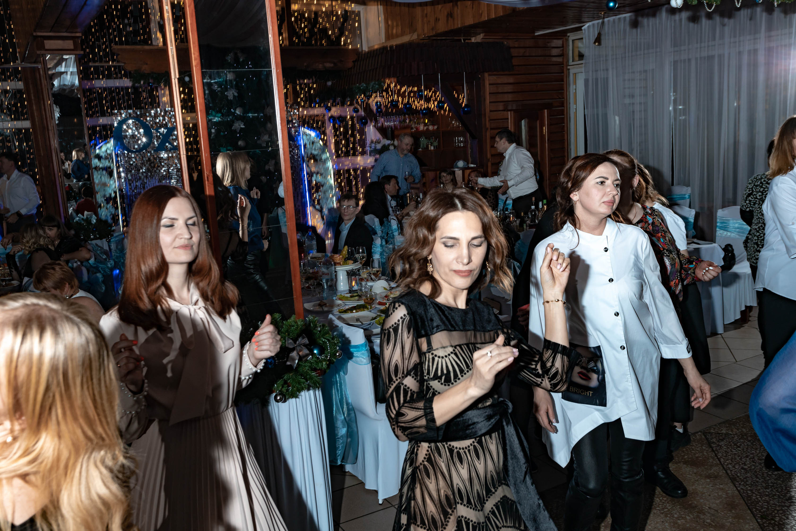 Съемка Новогоднего корпоратива в ресторане Охотник 23.12.2022 г. Свадебный и семейный фотограф в Москве и МО Елена Агапова