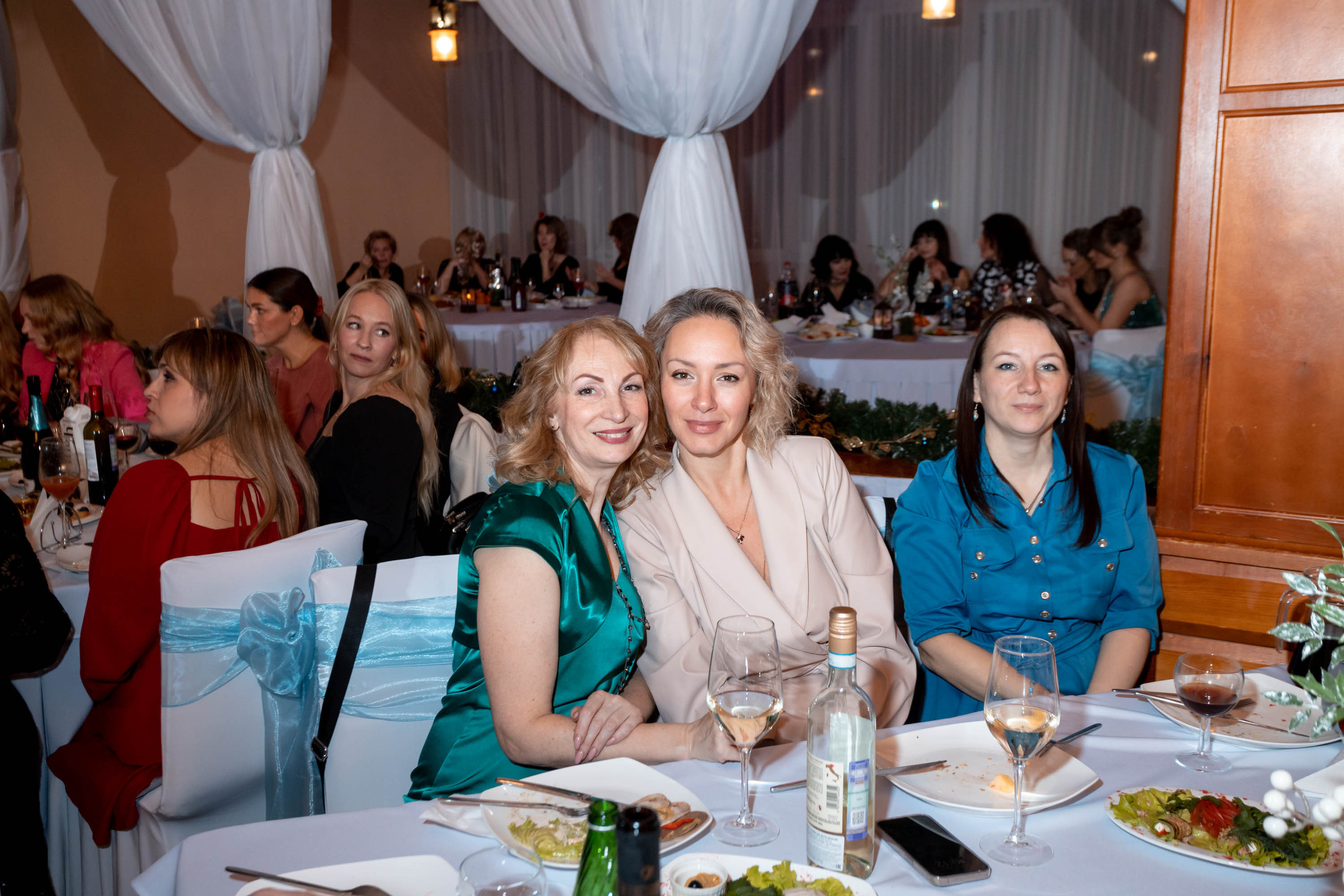 Съемка Новогоднего корпоратива в ресторане Охотник 23.12.2022 г. Свадебный и семейный фотограф в Москве и МО Елена Агапова