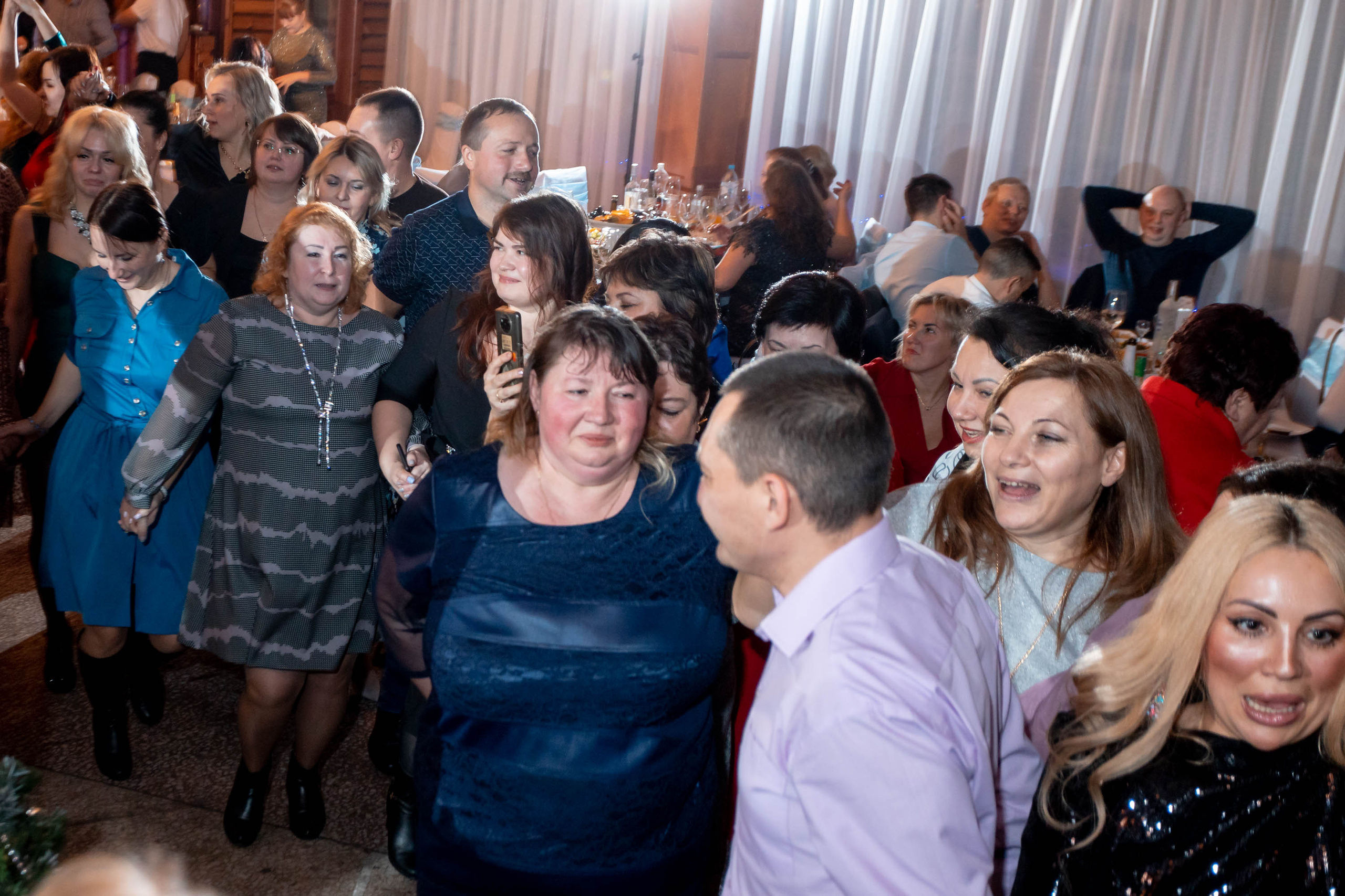 Съемка Новогоднего корпоратива в ресторане Охотник 23.12.2022 г. Свадебный и семейный фотограф в Москве и МО Елена Агапова