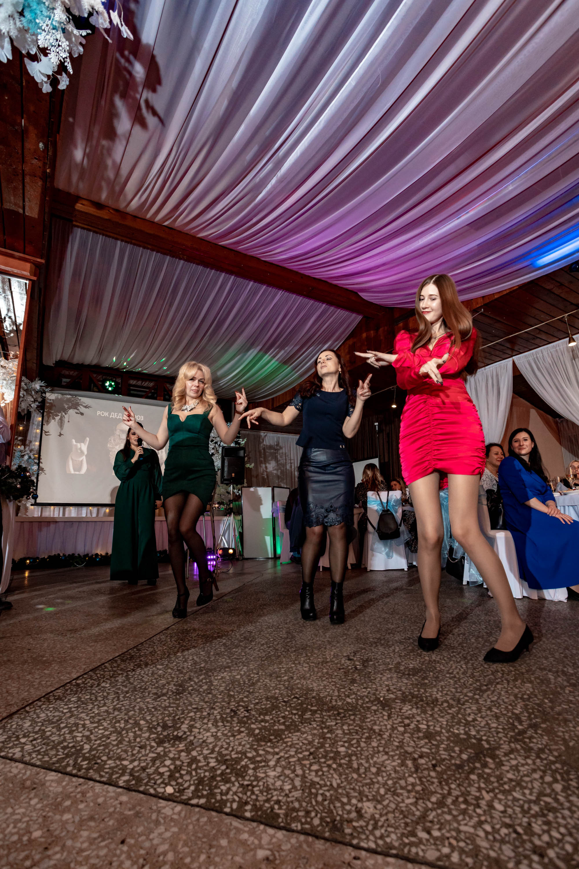 Съемка Новогоднего корпоратива в ресторане Охотник 23.12.2022 г. Свадебный и семейный фотограф в Москве и МО Елена Агапова