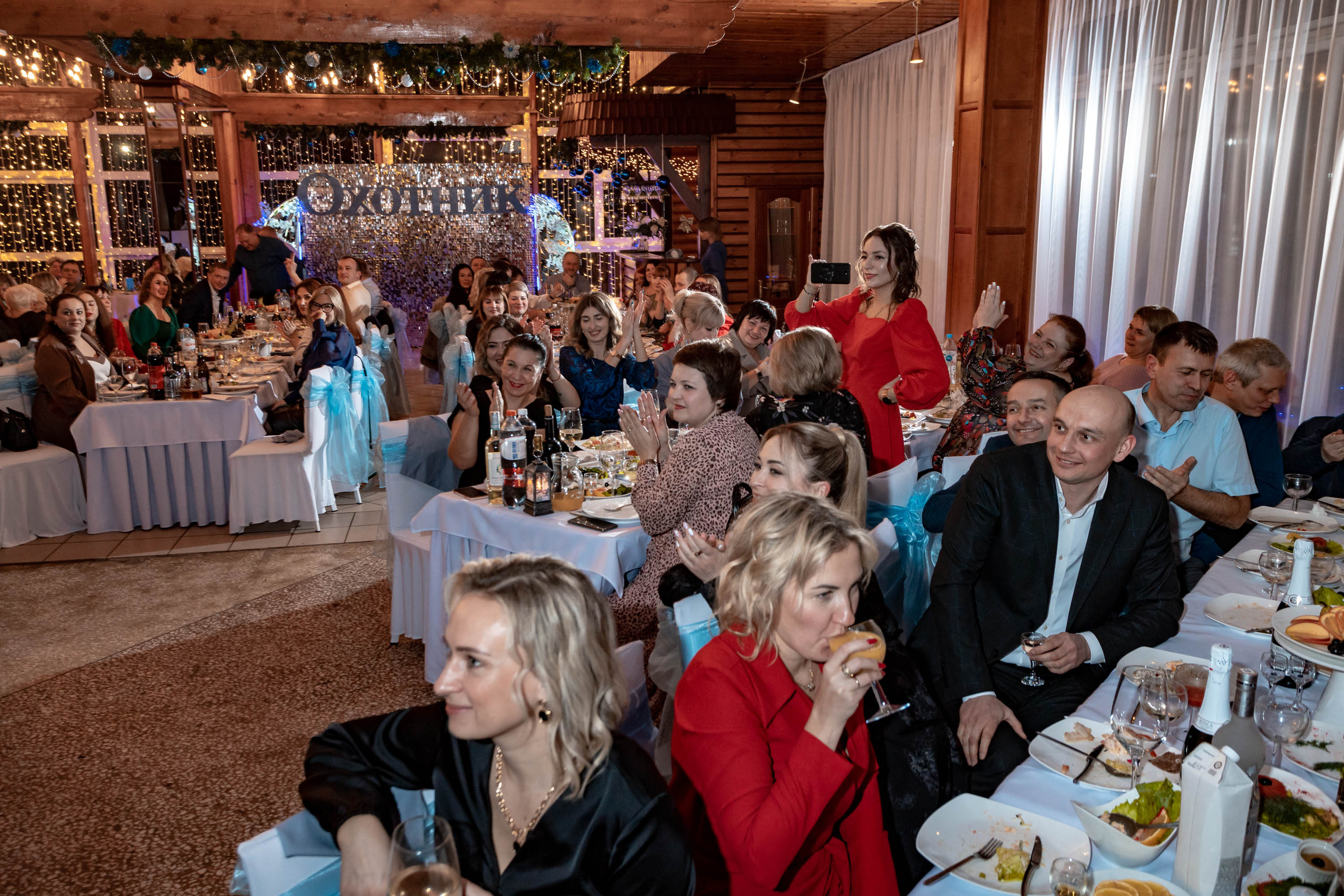 Съемка Новогоднего корпоратива в ресторане Охотник 23.12.2022 г. Свадебный и семейный фотограф в Москве и МО Елена Агапова