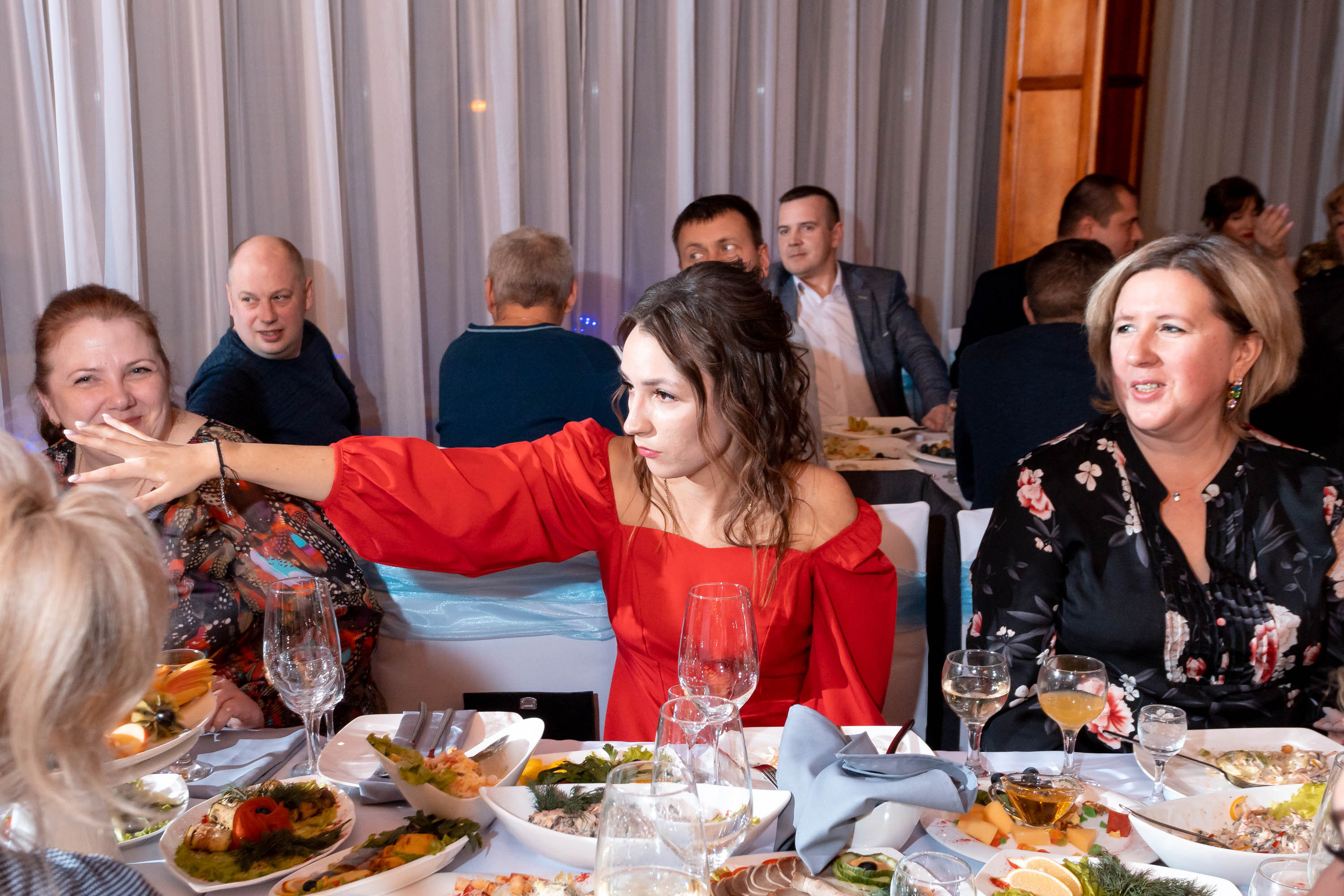 Съемка Новогоднего корпоратива в ресторане Охотник 23.12.2022 г. Свадебный и семейный фотограф в Москве и МО Елена Агапова