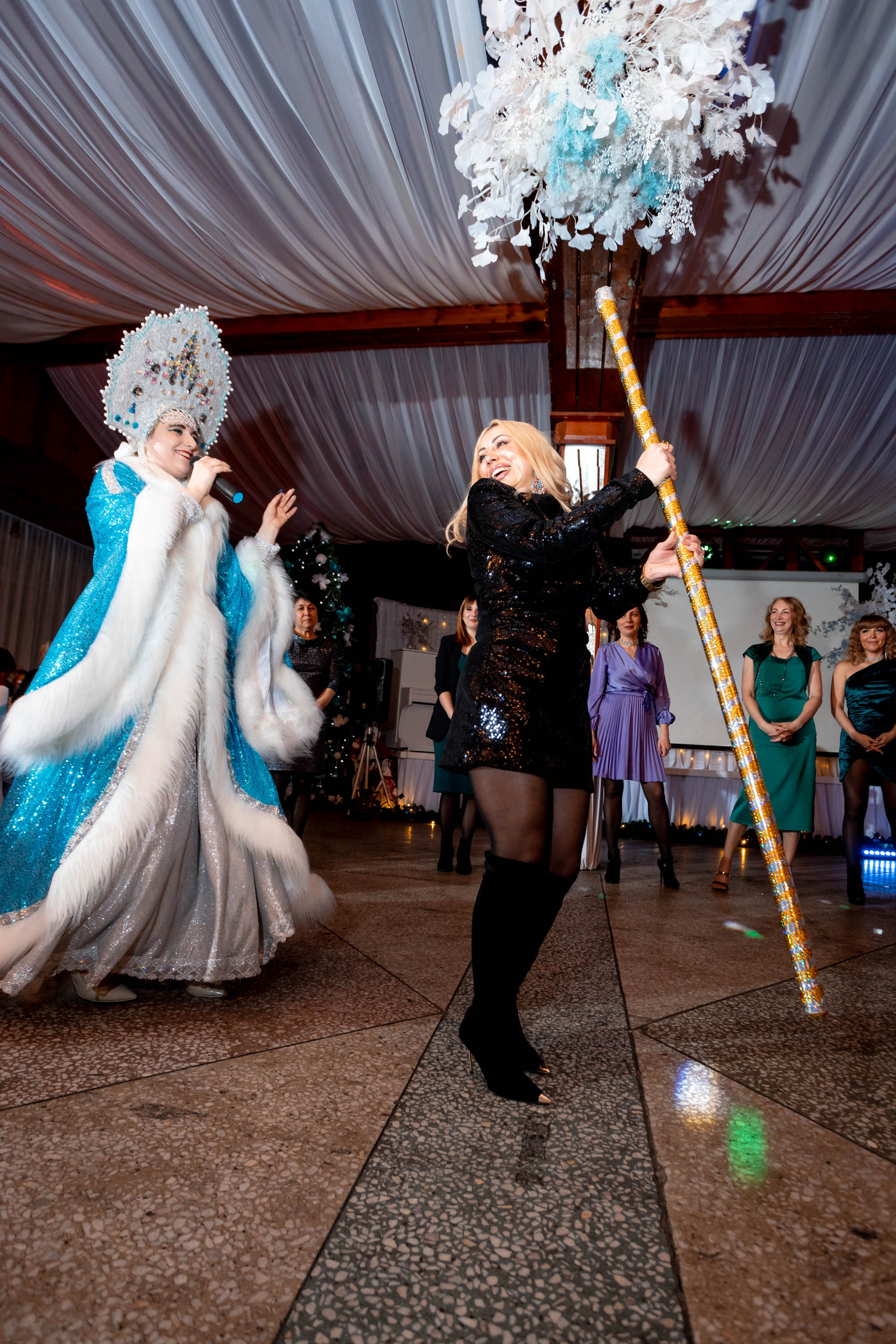 Съемка Новогоднего корпоратива в ресторане Охотник 23.12.2022 г. Свадебный и семейный фотограф в Москве и МО Елена Агапова