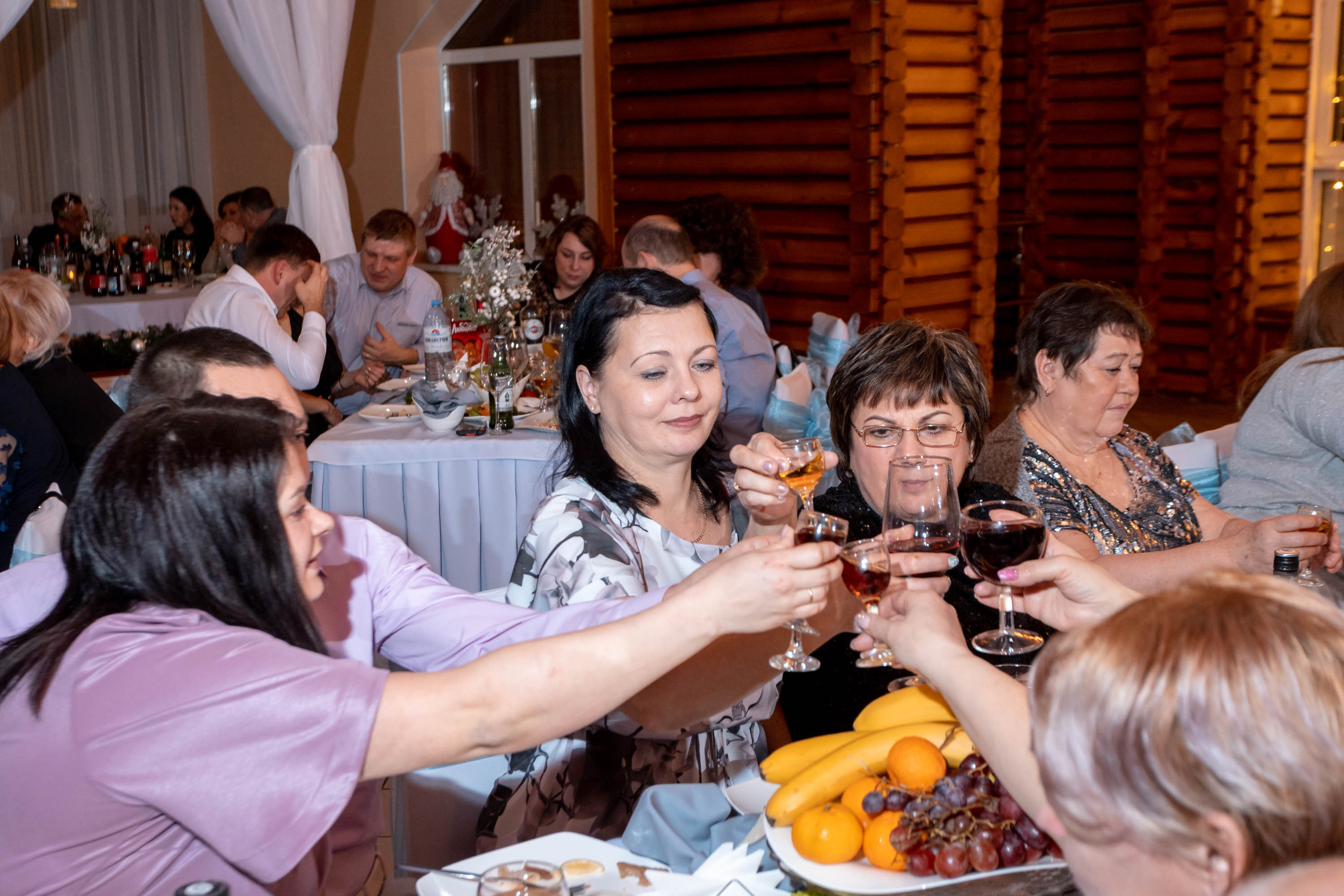 Съемка Новогоднего корпоратива в ресторане Охотник 23.12.2022 г. Свадебный и семейный фотограф в Москве и МО Елена Агапова