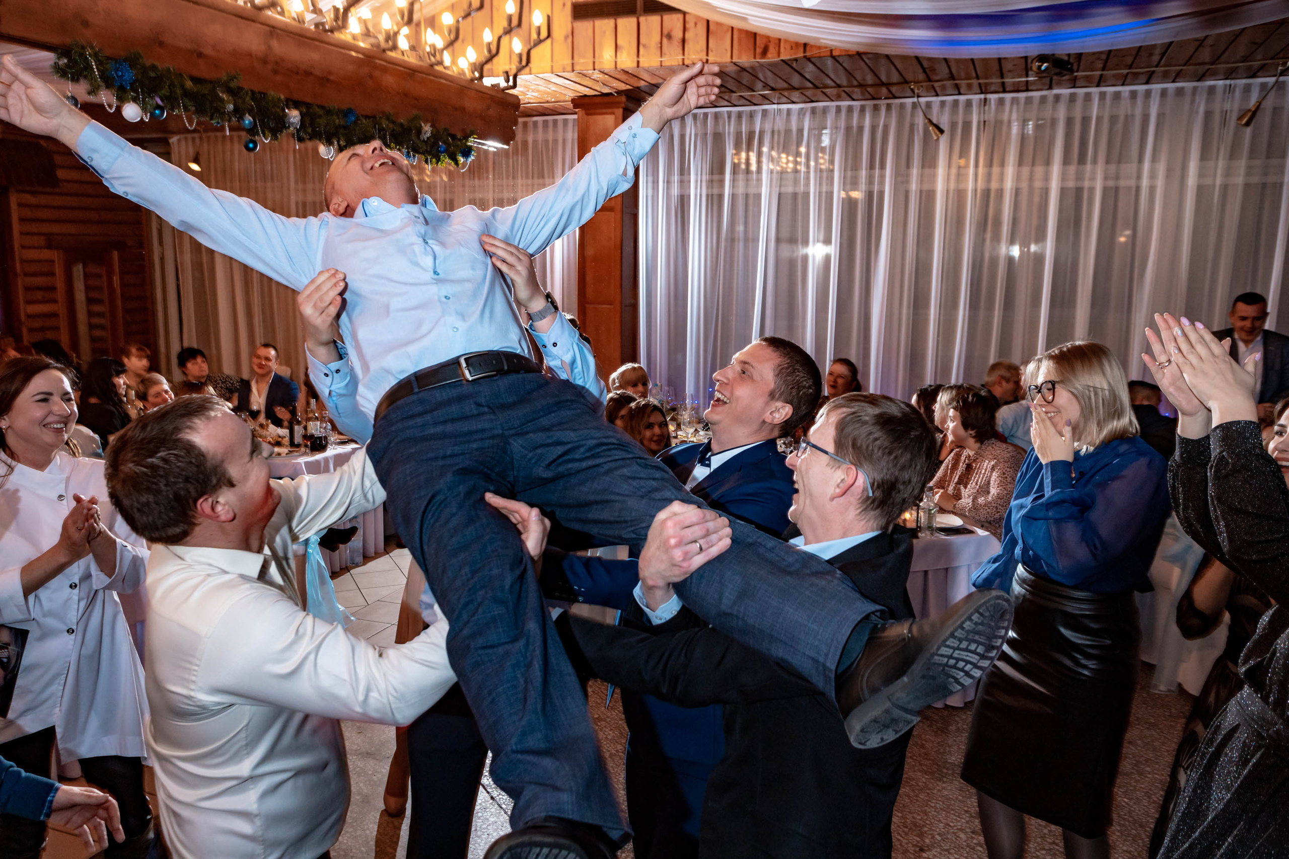 Съемка Новогоднего корпоратива в ресторане Охотник 23.12.2022 г. Свадебный и семейный фотограф в Москве и МО Елена Агапова