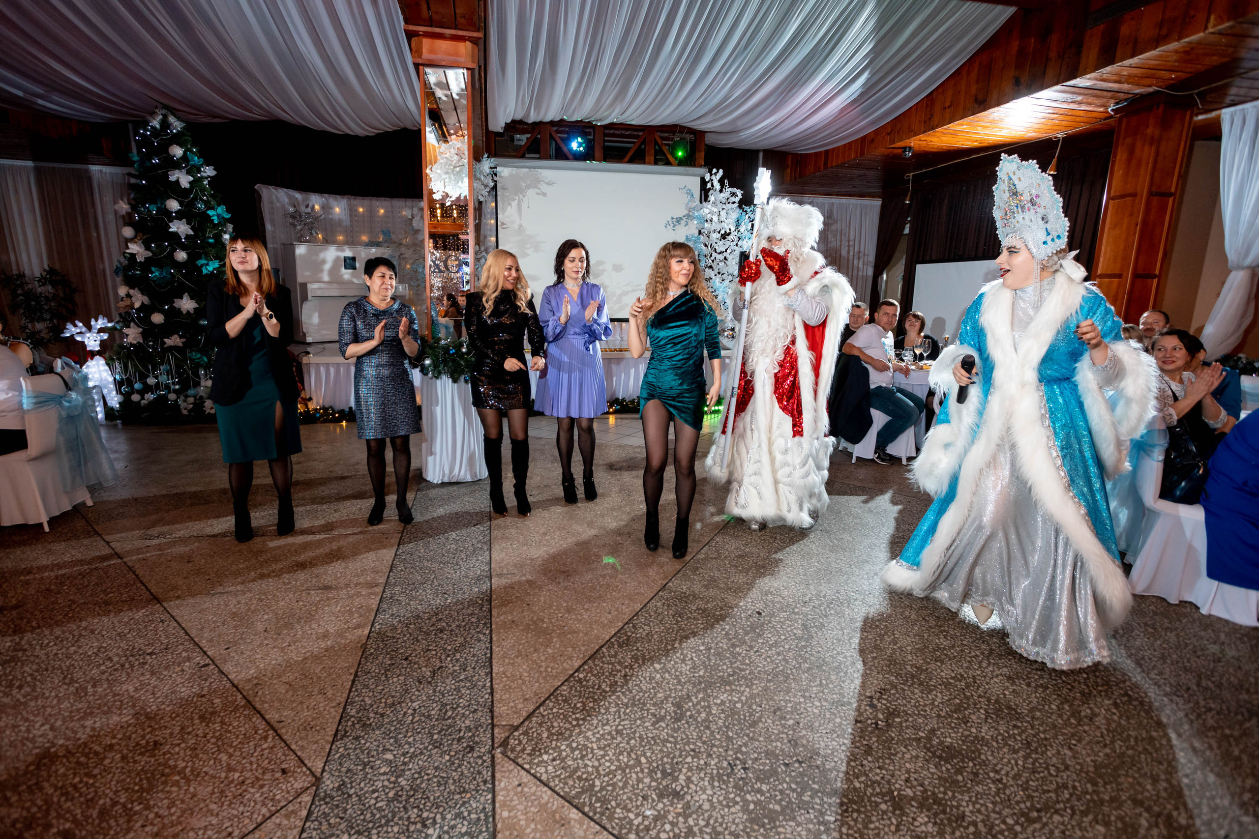 Съемка Новогоднего корпоратива в ресторане Охотник 23.12.2022 г. Свадебный и семейный фотограф в Москве и МО Елена Агапова