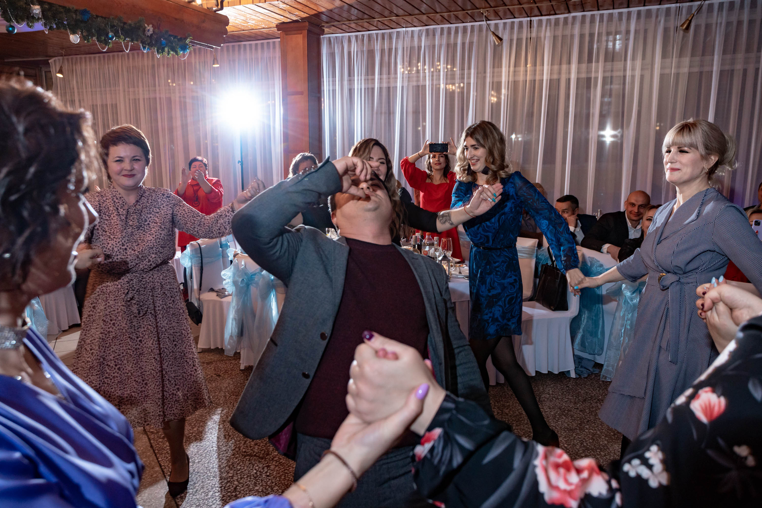 Съемка Новогоднего корпоратива в ресторане Охотник 23.12.2022 г. Свадебный и семейный фотограф в Москве и МО Елена Агапова