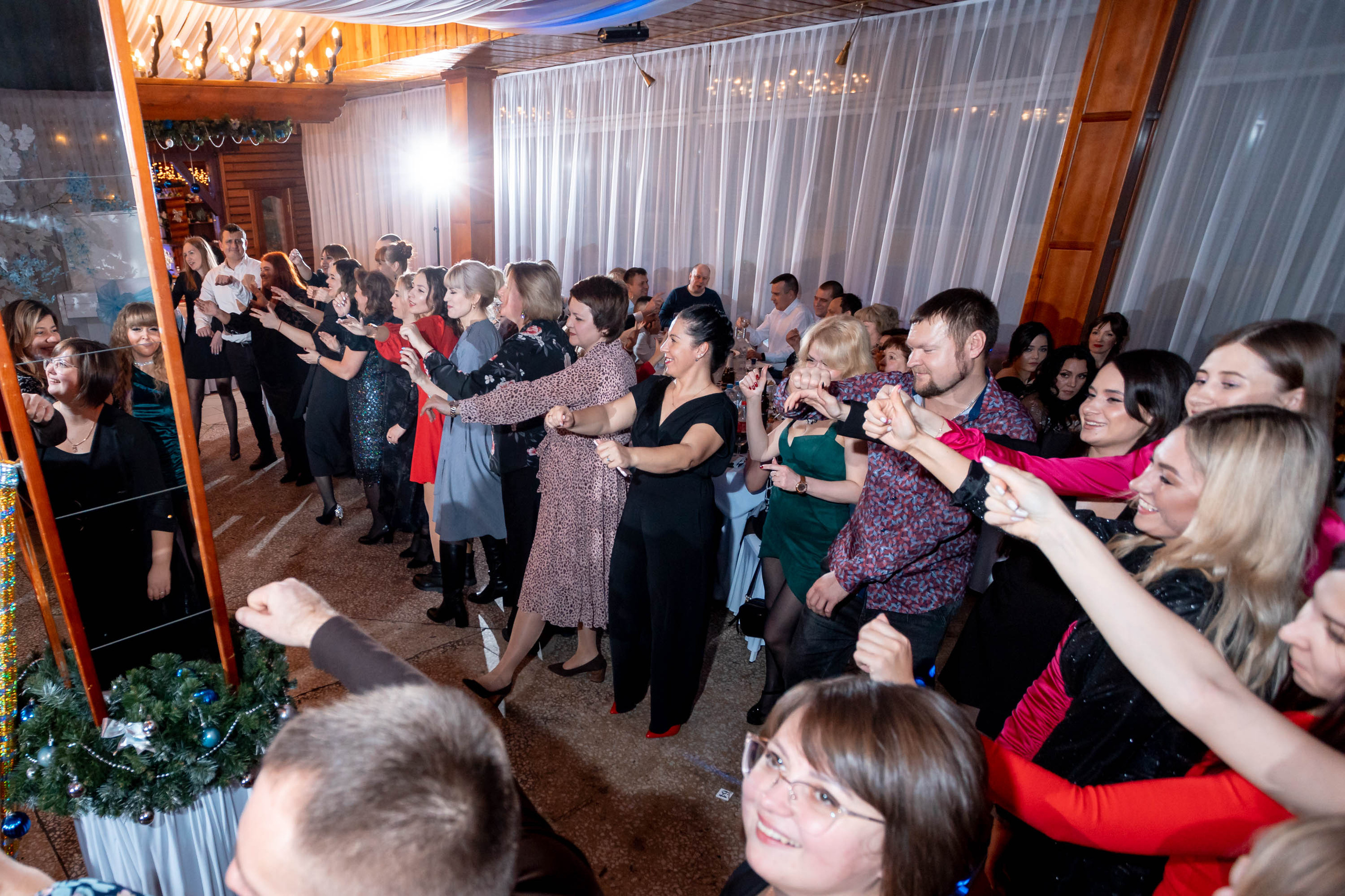 Съемка Новогоднего корпоратива в ресторане Охотник 23.12.2022 г. Свадебный и семейный фотограф в Москве и МО Елена Агапова