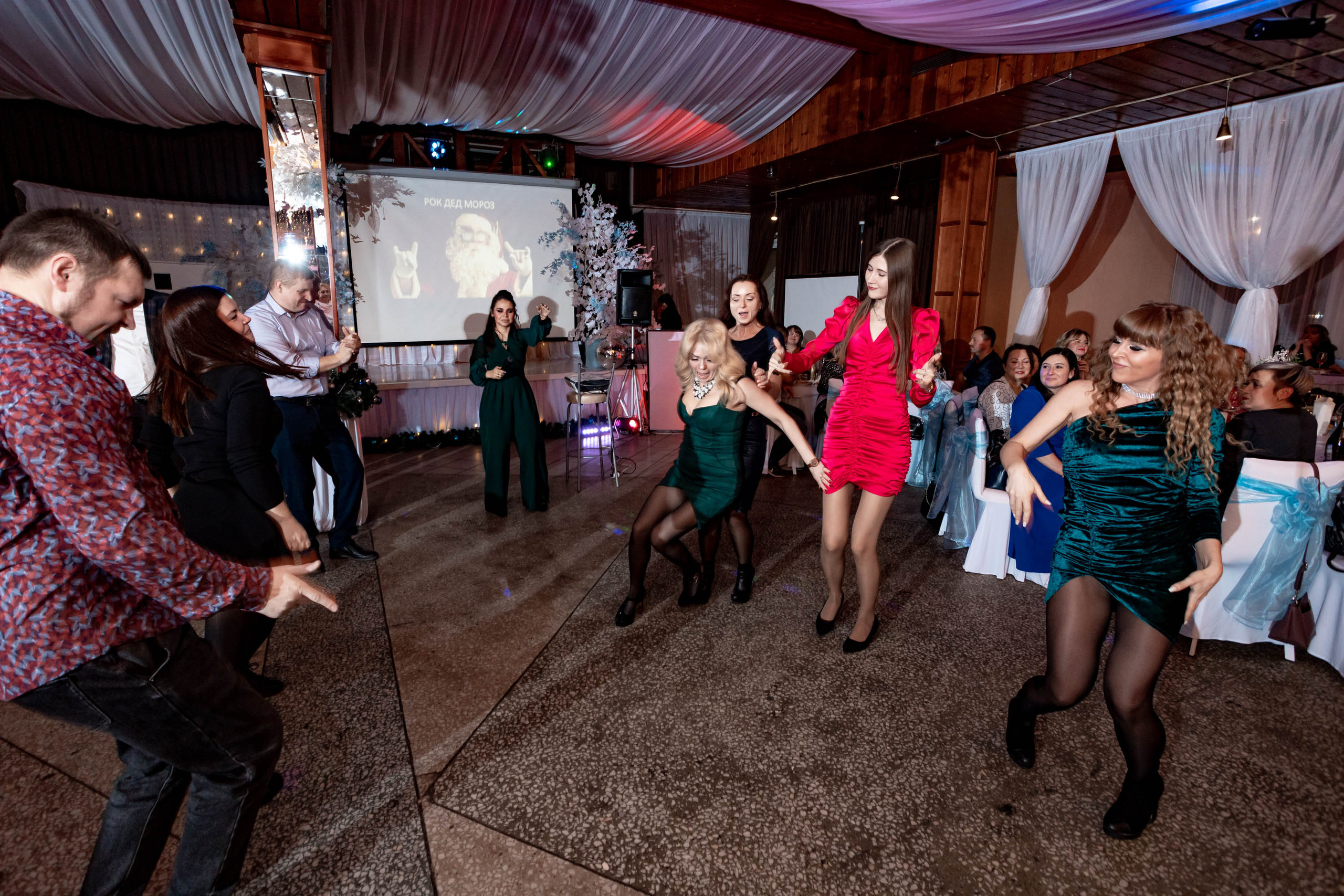 Съемка Новогоднего корпоратива в ресторане Охотник 23.12.2022 г. Свадебный и семейный фотограф в Москве и МО Елена Агапова