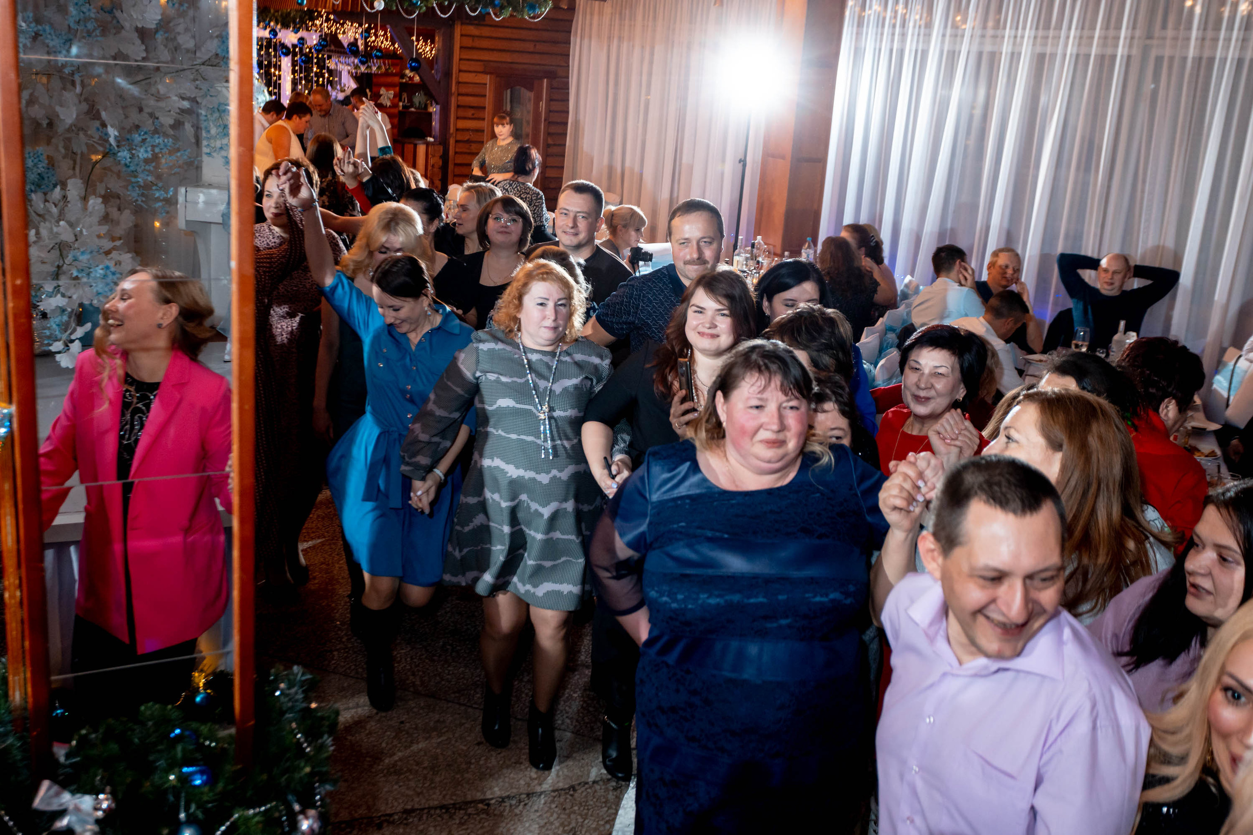 Съемка Новогоднего корпоратива в ресторане Охотник 23.12.2022 г. Свадебный и семейный фотограф в Москве и МО Елена Агапова