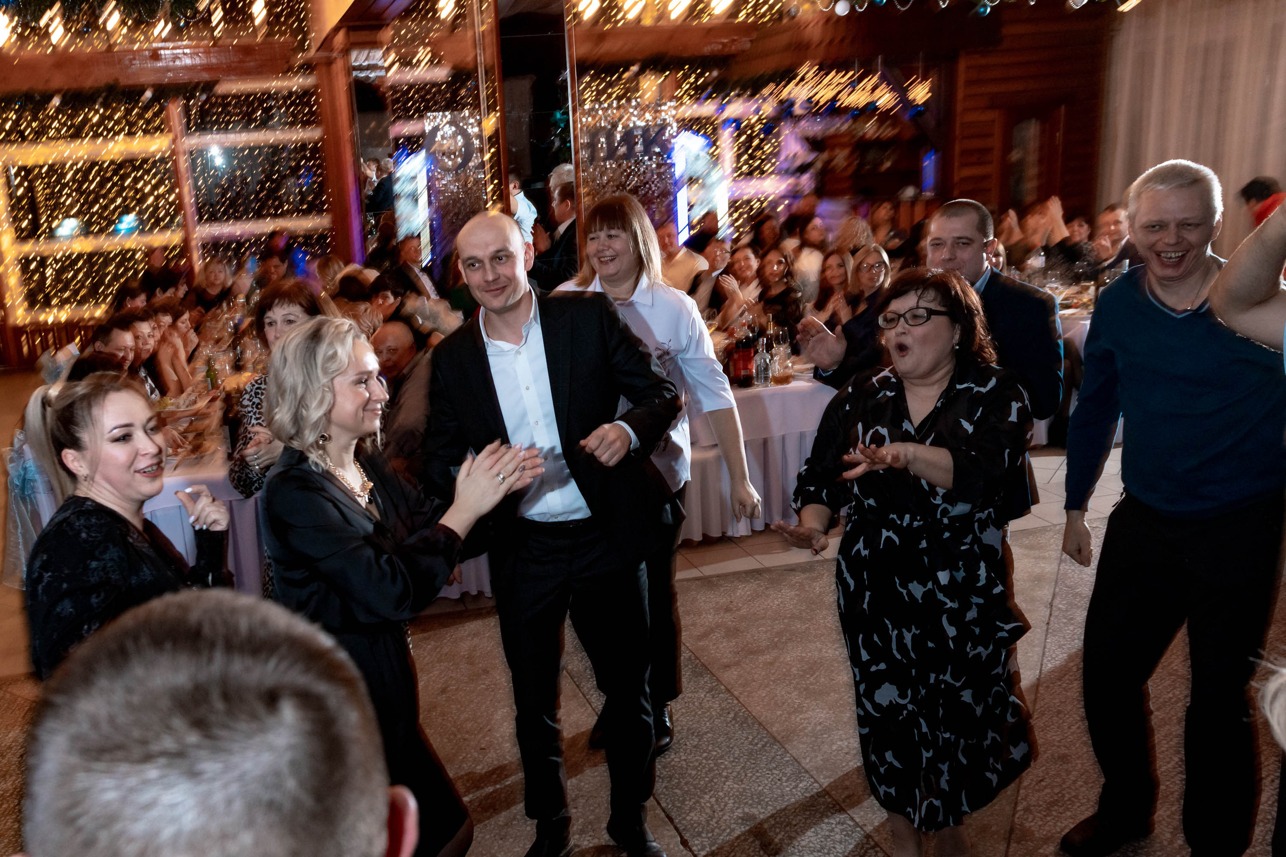 Съемка Новогоднего корпоратива в ресторане Охотник 23.12.2022 г. Свадебный и семейный фотограф в Москве и МО Елена Агапова