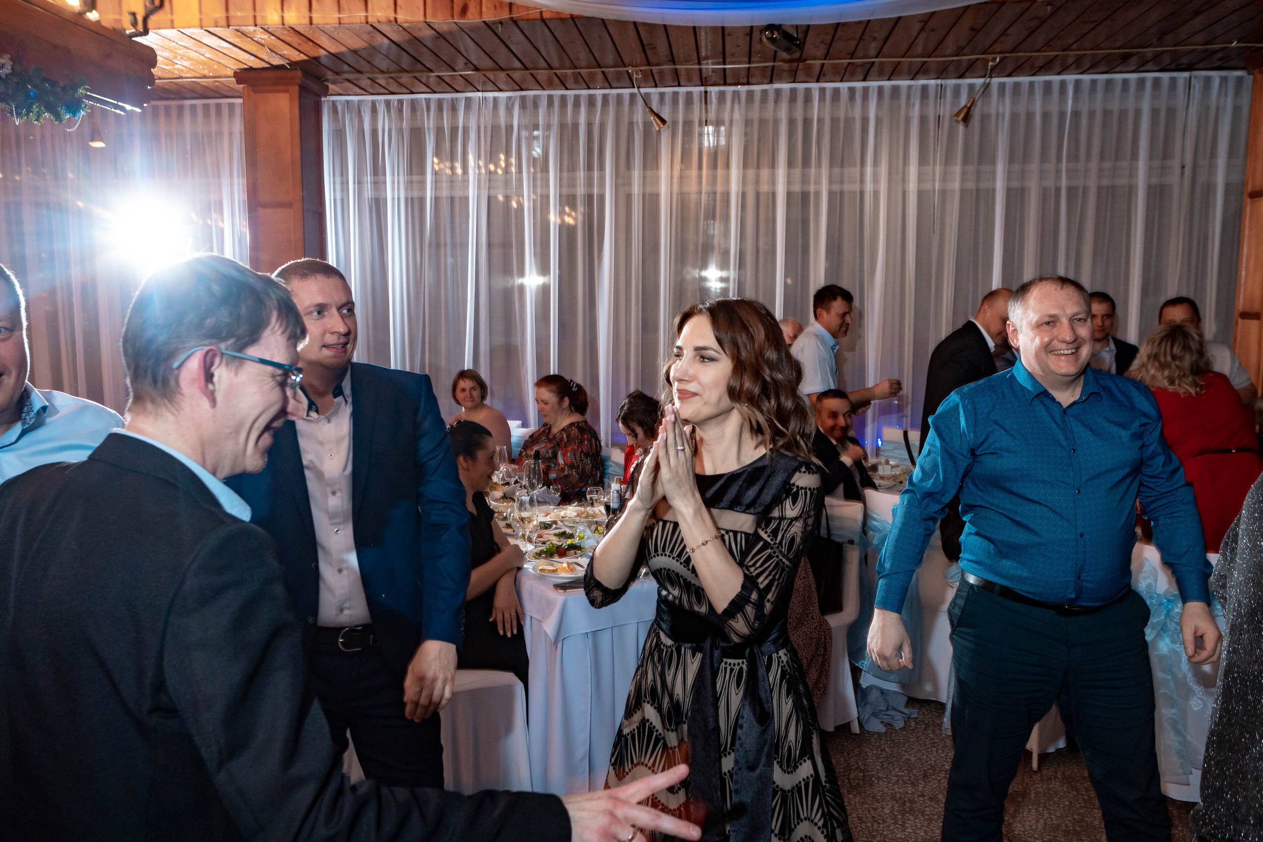 Съемка Новогоднего корпоратива в ресторане Охотник 23.12.2022 г. Свадебный и семейный фотограф в Москве и МО Елена Агапова