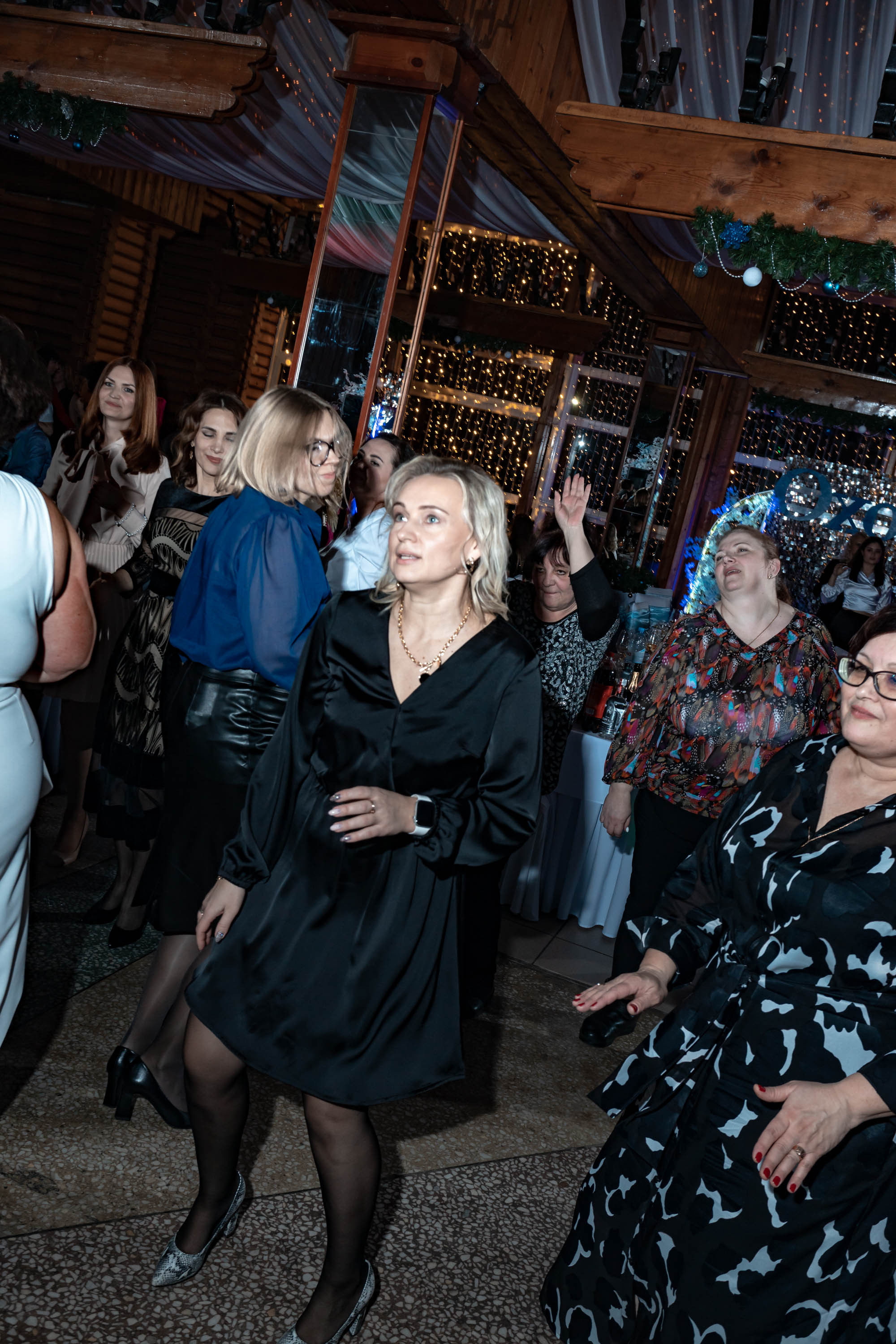 Съемка Новогоднего корпоратива в ресторане Охотник 23.12.2022 г. Свадебный и семейный фотограф в Москве и МО Елена Агапова